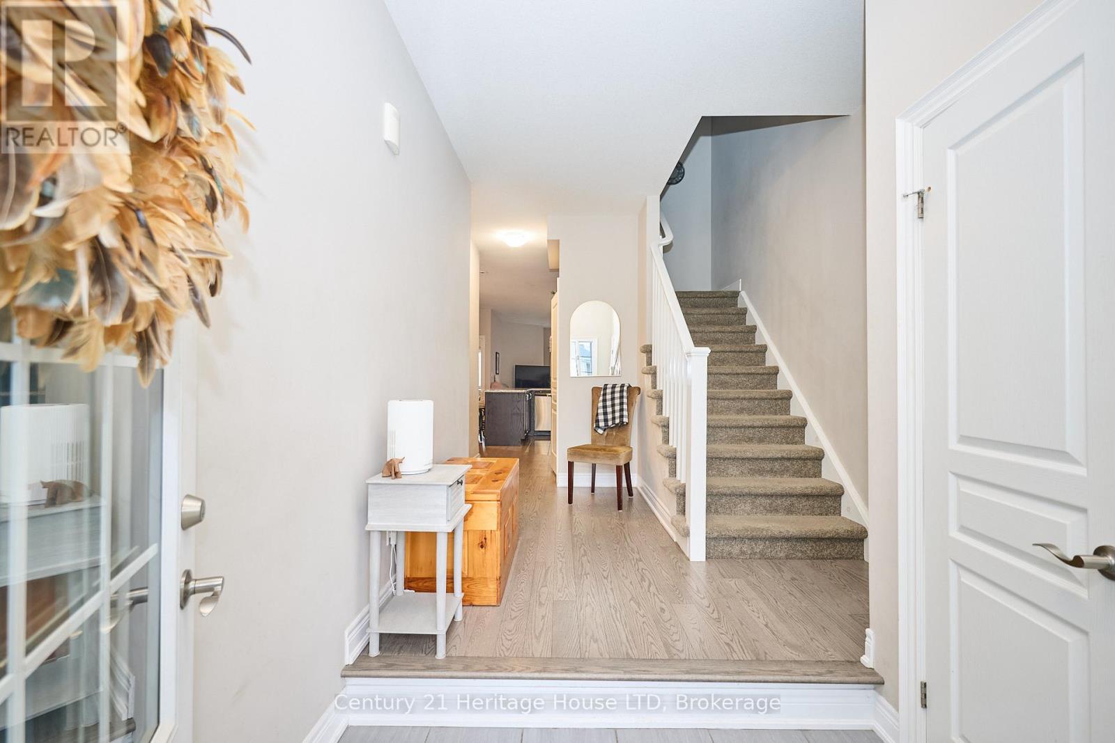 1121 Meadowood Street, Fort Erie, Ontario  L2A 0C1 - Photo 2 - X12507654