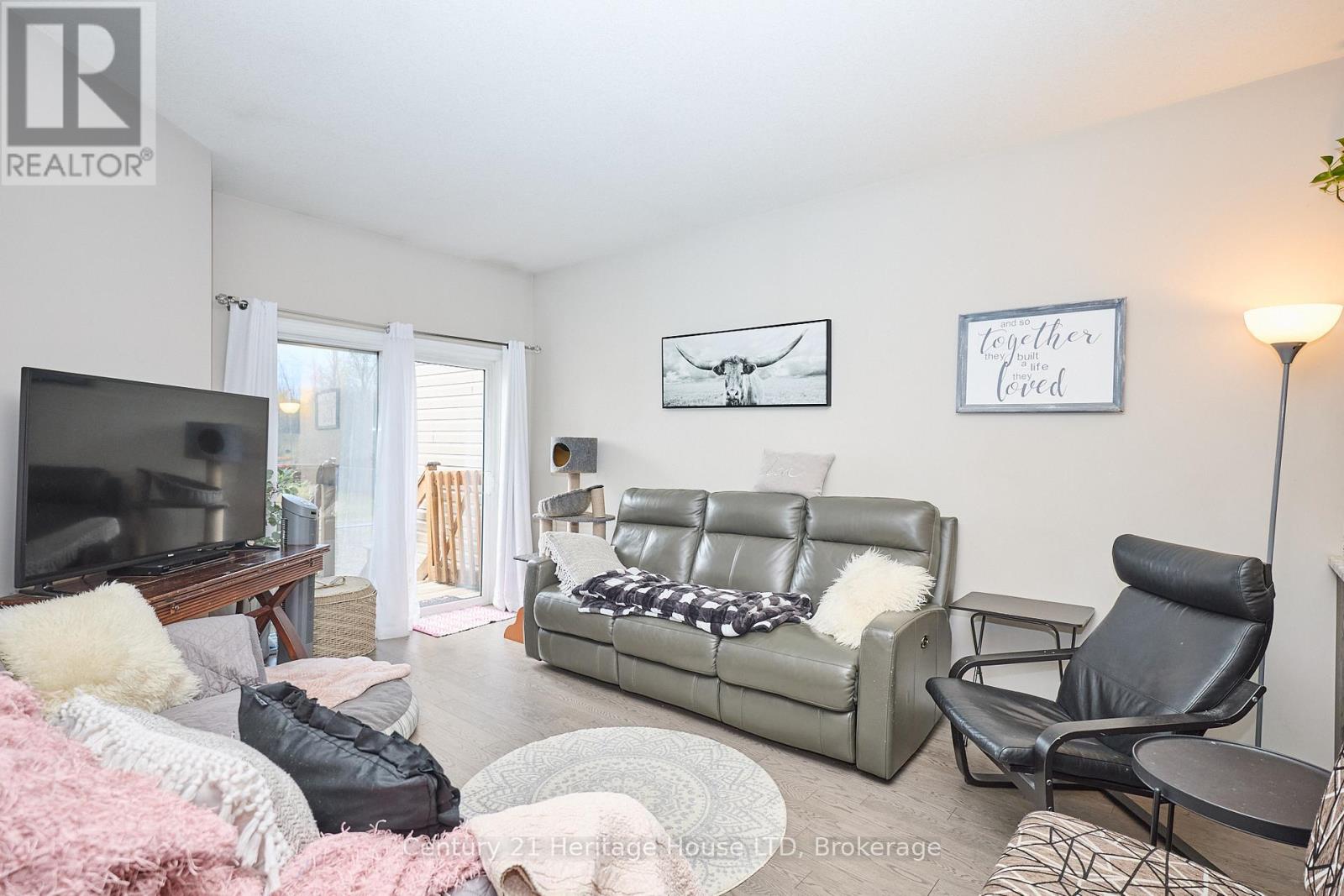 1121 Meadowood Street, Fort Erie, Ontario  L2A 0C1 - Photo 7 - X12507654