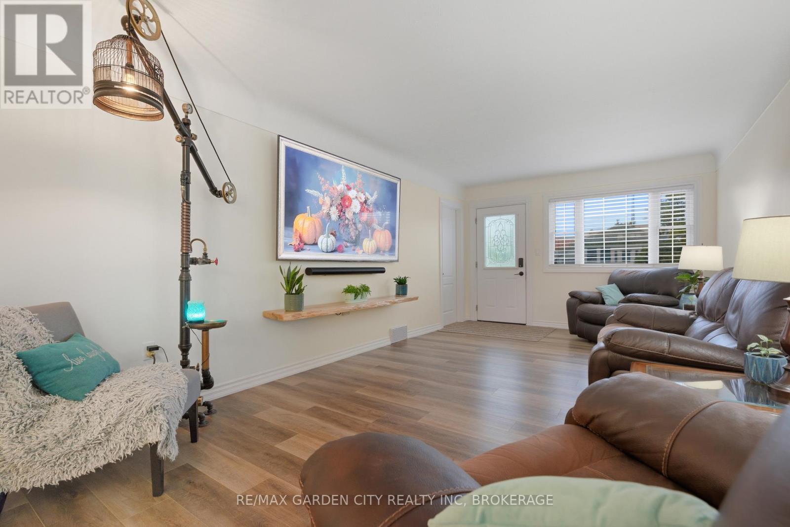 5294 Slater Avenue, Niagara Falls, Ontario  L2E 4W9 - Photo 8 - X12508186