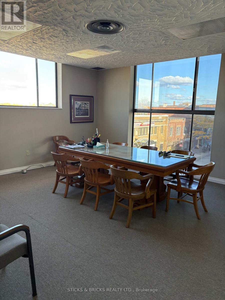 301 - 4673 Ontario Avenue, Niagara Falls, Ontario  L2E 3R1 - Photo 6 - X12508582