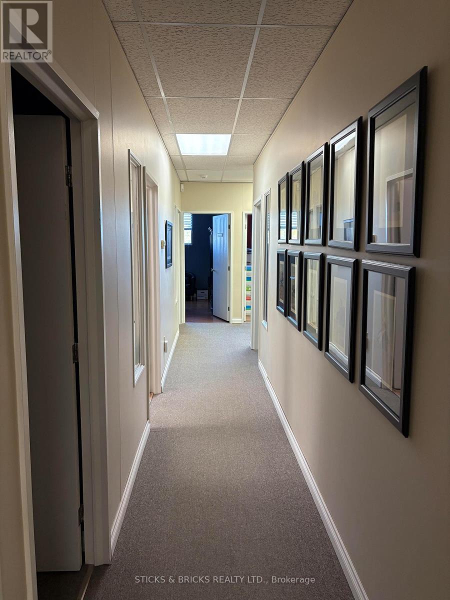 301 - 4673 Ontario Avenue, Niagara Falls, Ontario  L2E 3R1 - Photo 7 - X12508582