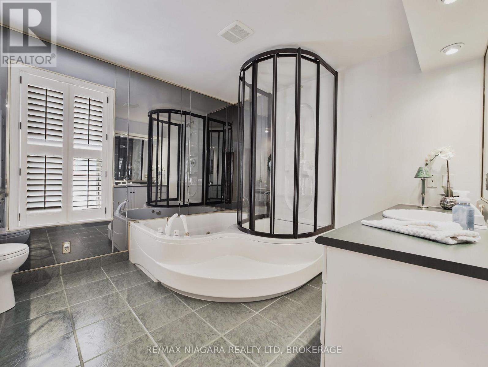 5079 Armoury Street, Niagara Falls, Ontario  L2E 1T3 - Photo 21 - X12509164