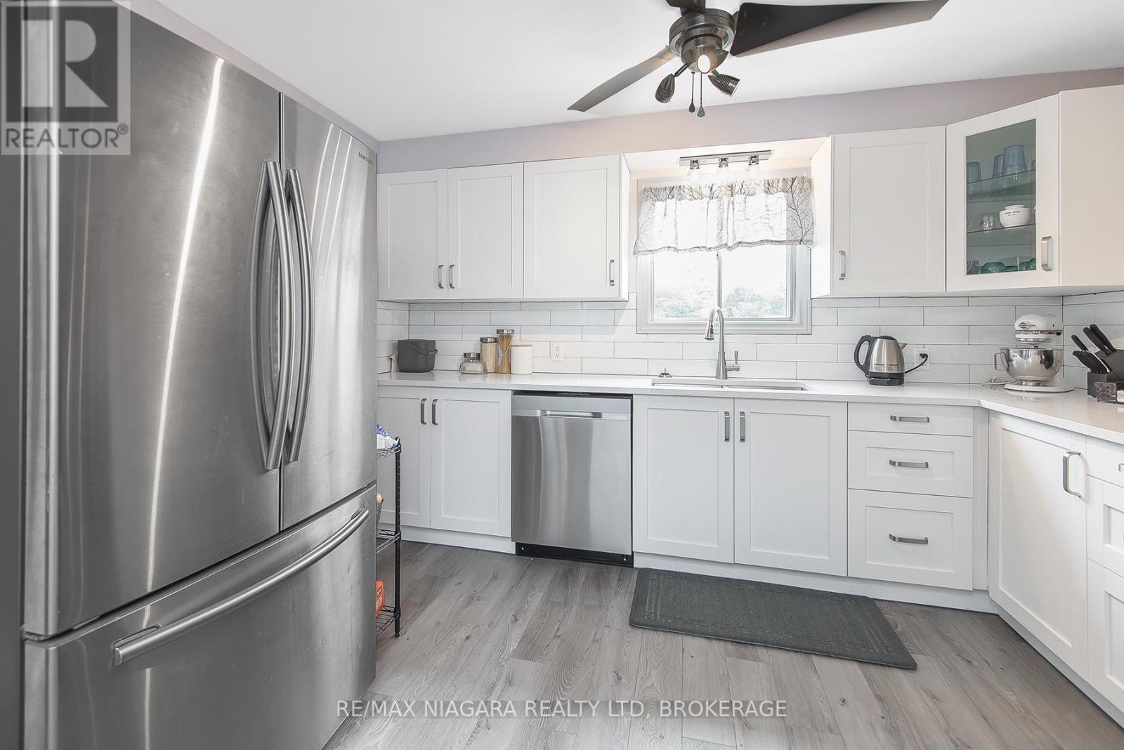 574 Broadway Street, Welland, Ontario  L3C 5M5 - Photo 20 - X12509398