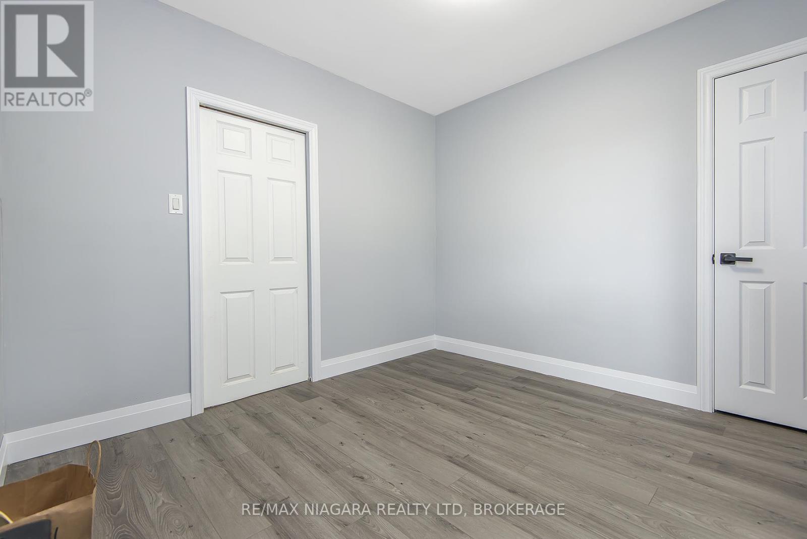 574 Broadway Street, Welland, Ontario  L3C 5M5 - Photo 9 - X12509398