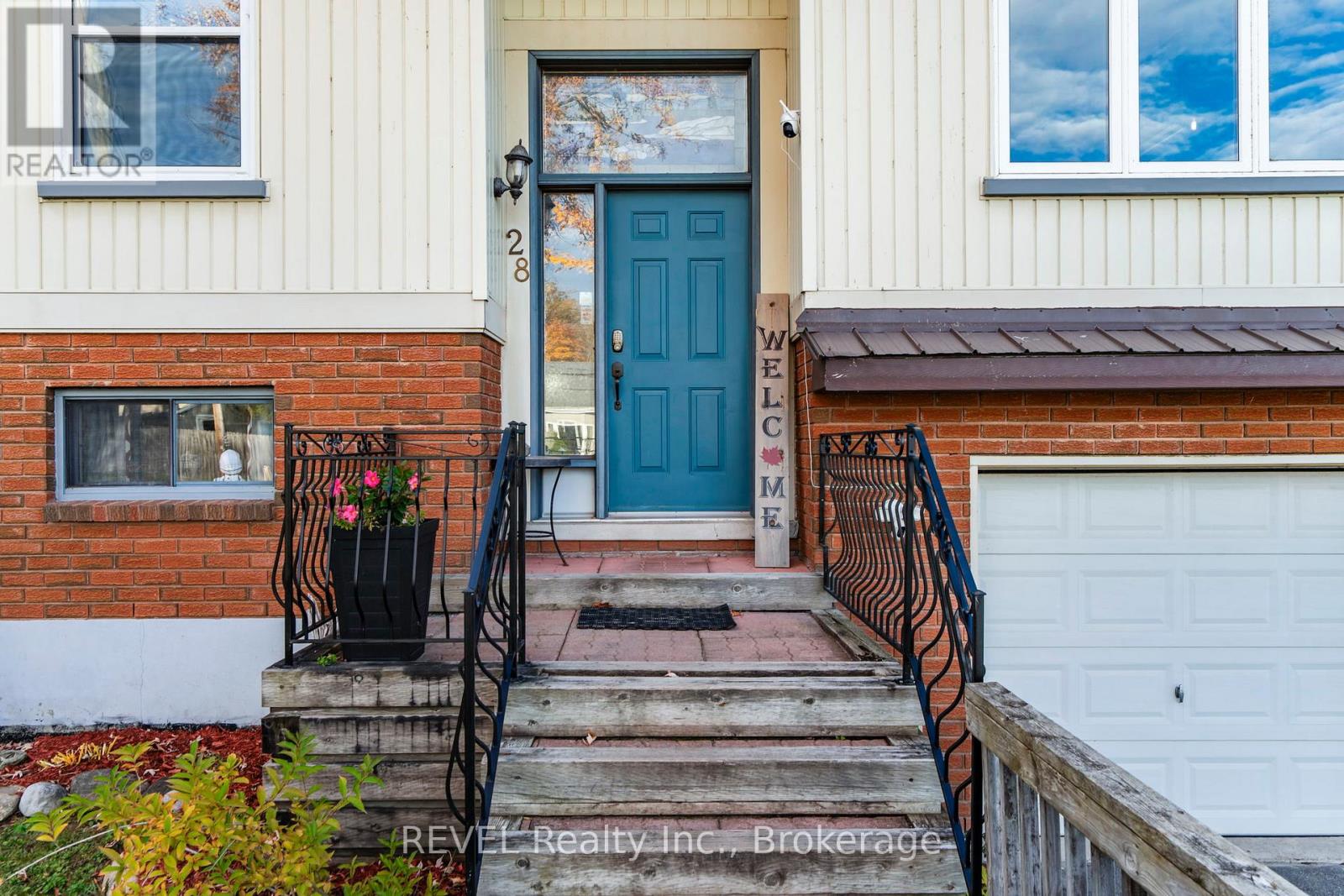 28 Park Street, Tay, Ontario  L0K 2A0 - Photo 3 - S12512544
