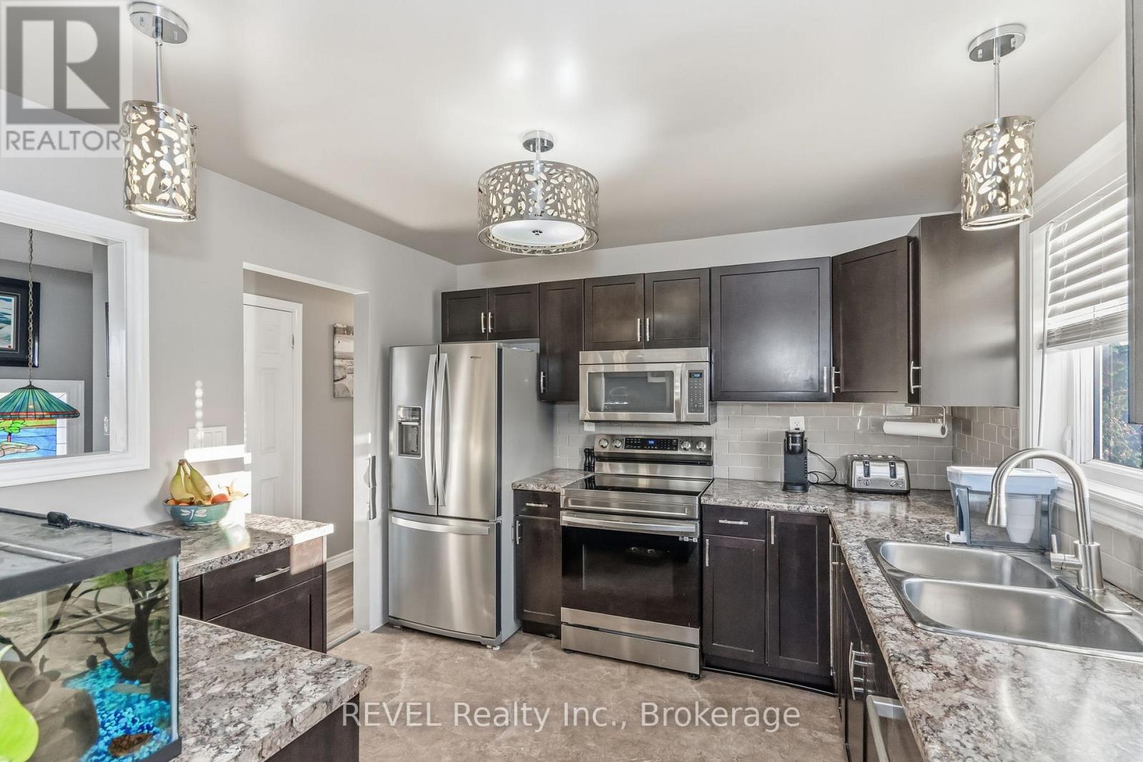 28 Park Street, Tay, Ontario  L0K 2A0 - Photo 7 - S12512544