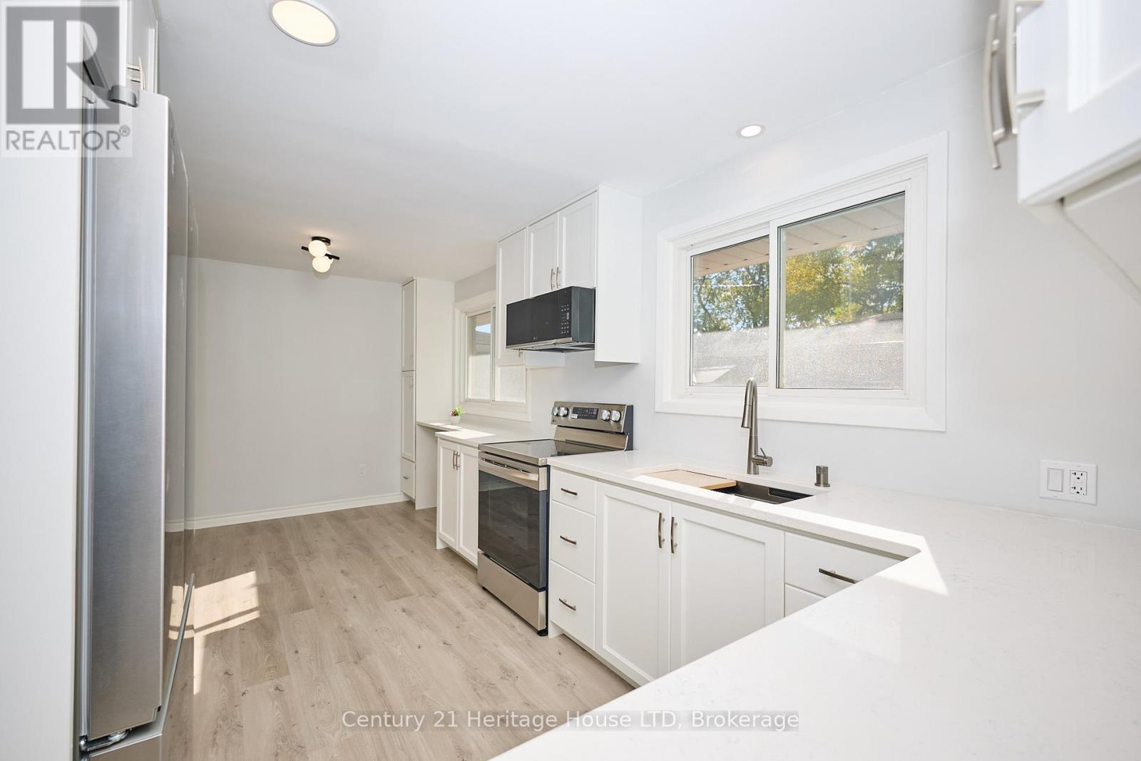 148 Champlain Drive, Fort Erie, Ontario  L2A 1Z8 - Photo 10 - X12513452