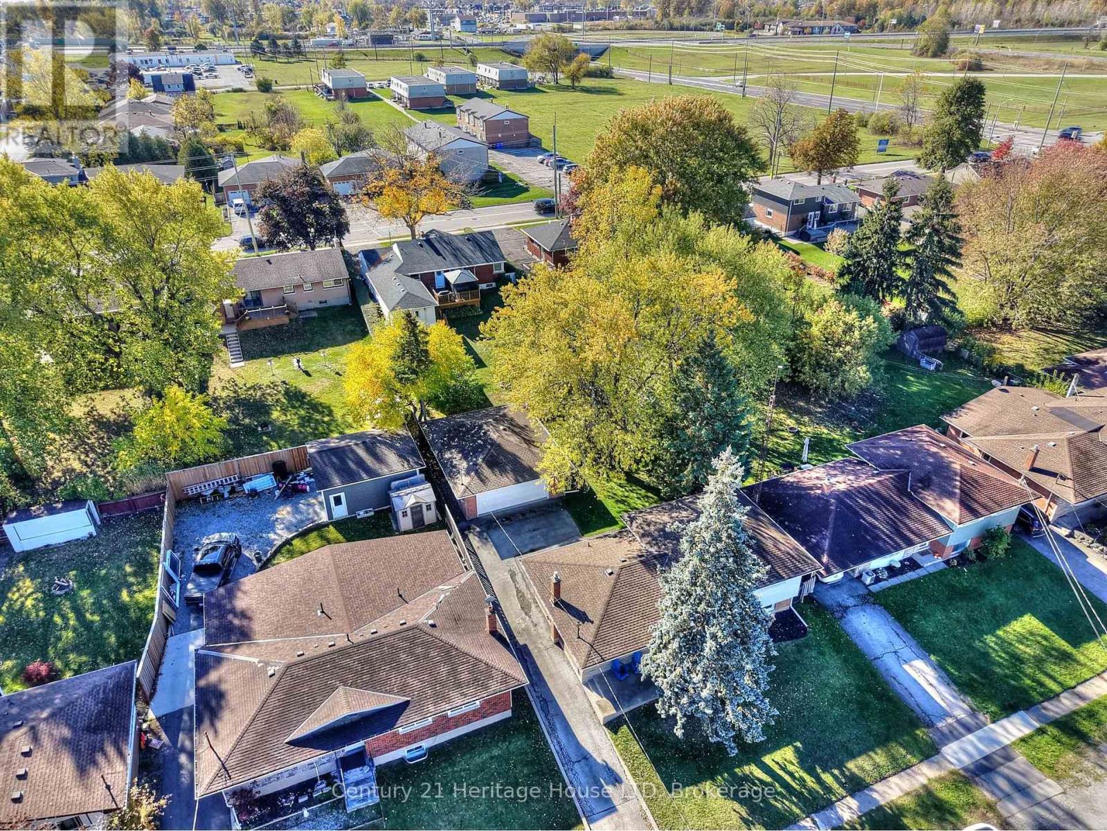 148 Champlain Drive, Fort Erie, Ontario  L2A 1Z8 - Photo 38 - X12513452