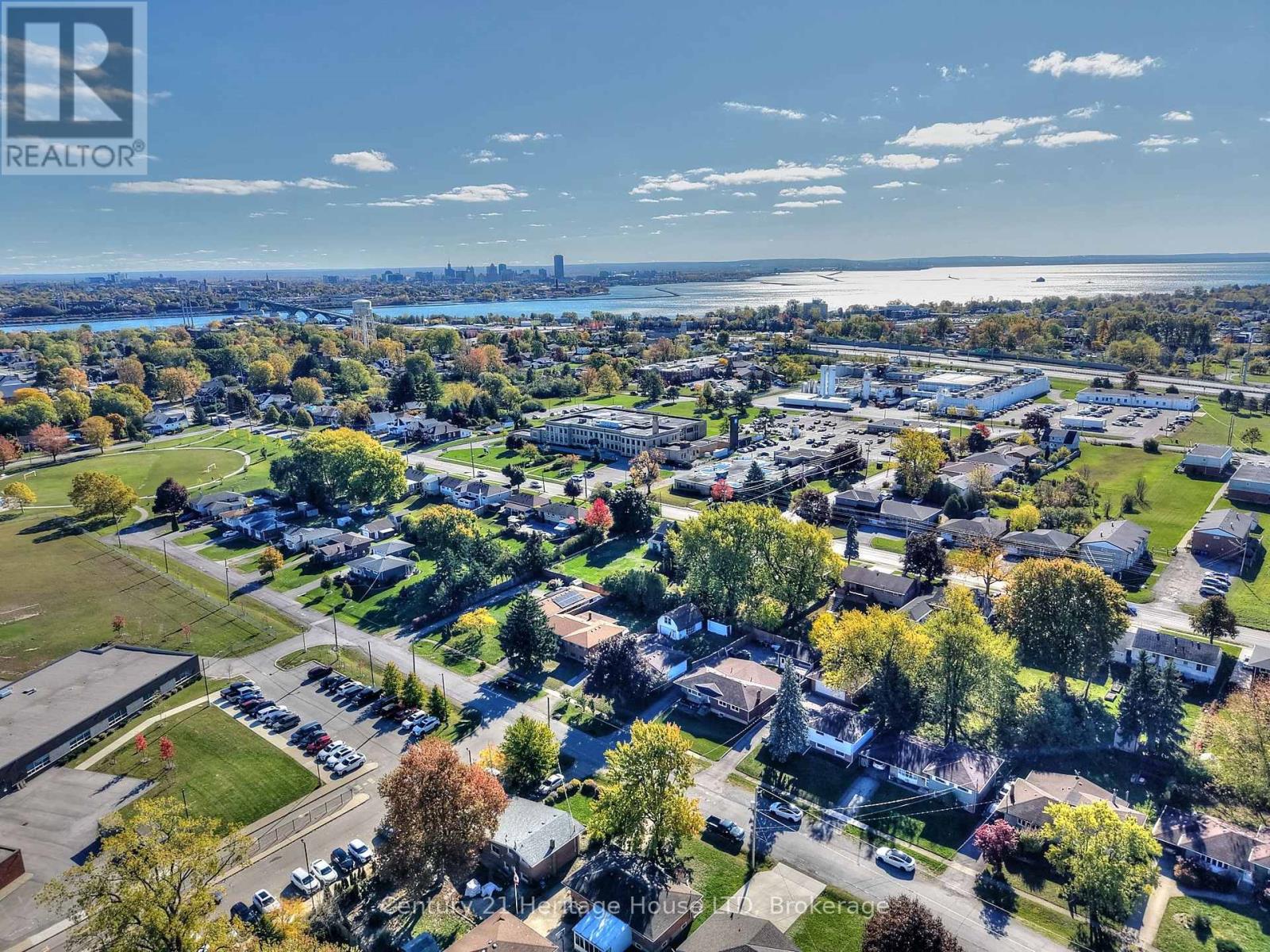 148 Champlain Drive, Fort Erie, Ontario  L2A 1Z8 - Photo 40 - X12513452