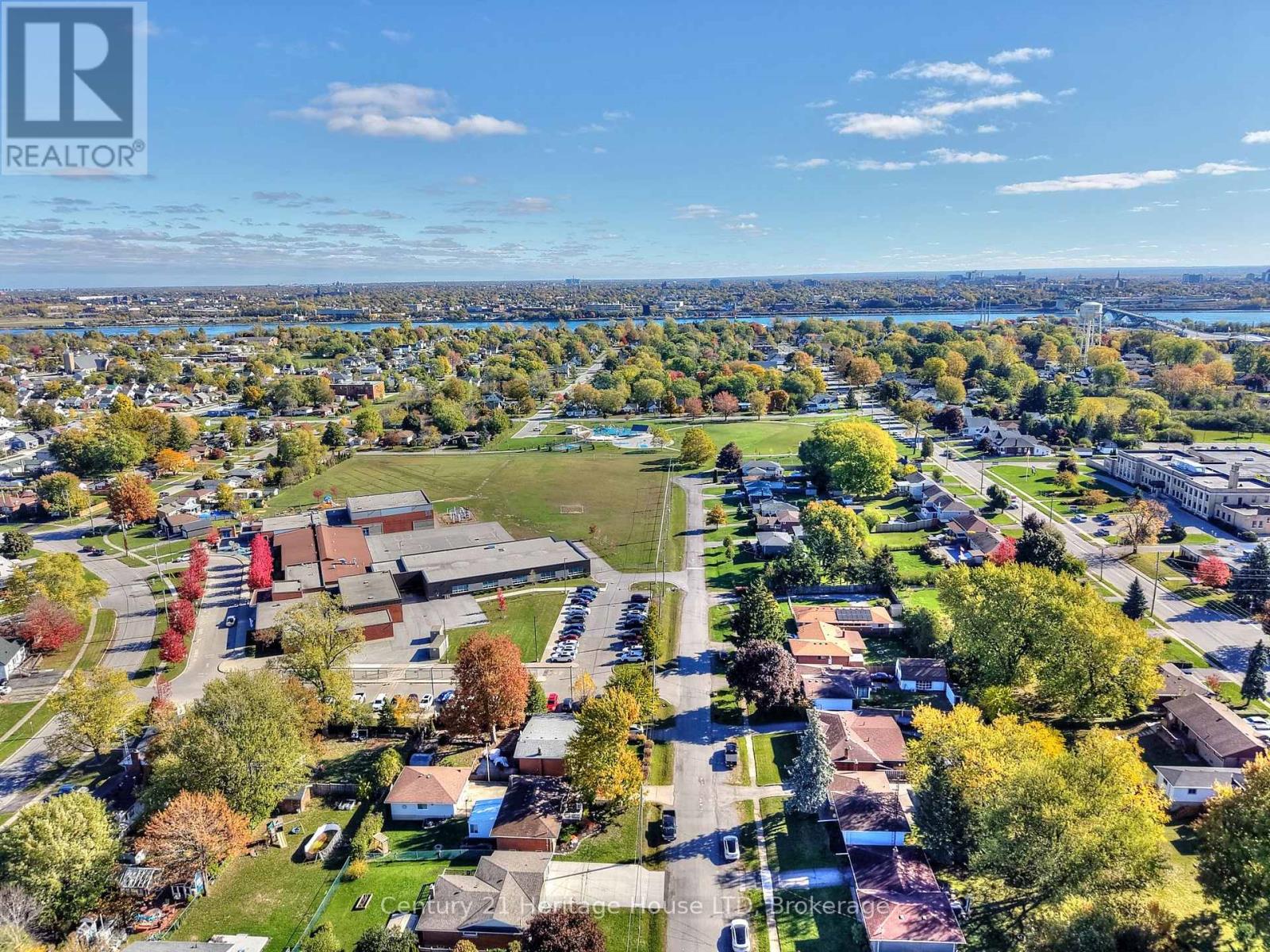 148 Champlain Drive, Fort Erie, Ontario  L2A 1Z8 - Photo 42 - X12513452