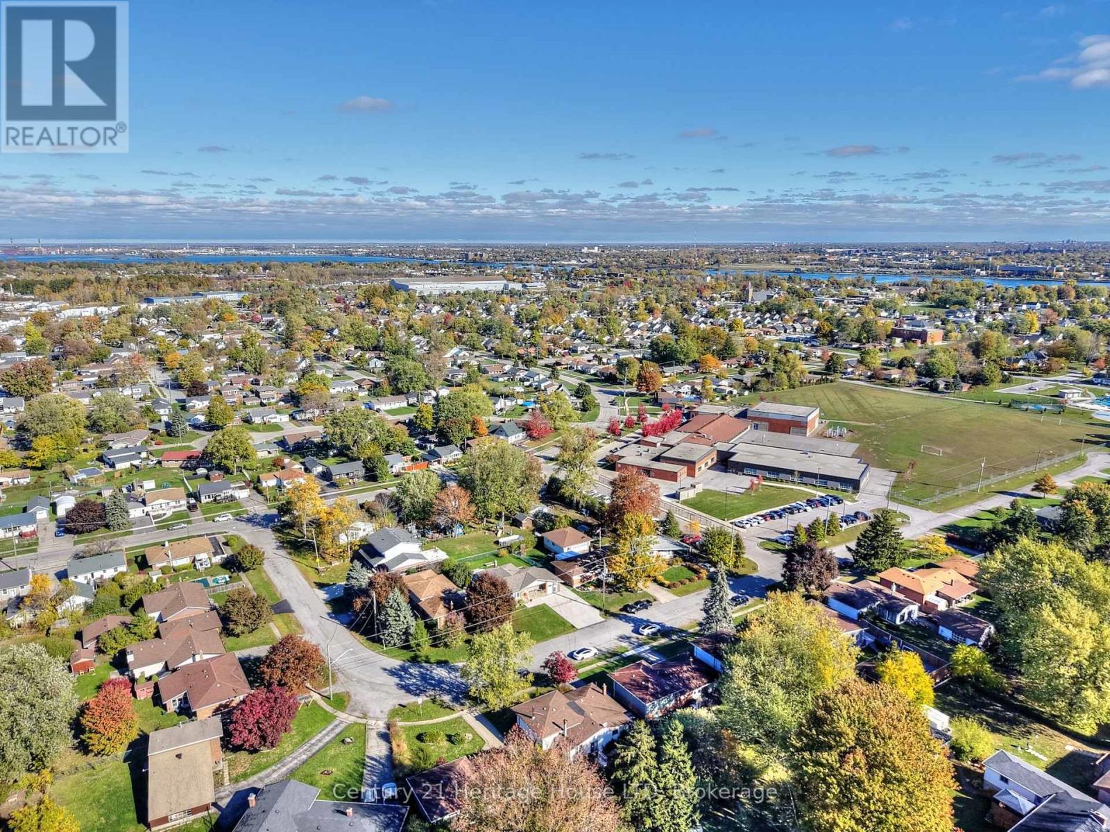 148 Champlain Drive, Fort Erie, Ontario  L2A 1Z8 - Photo 43 - X12513452