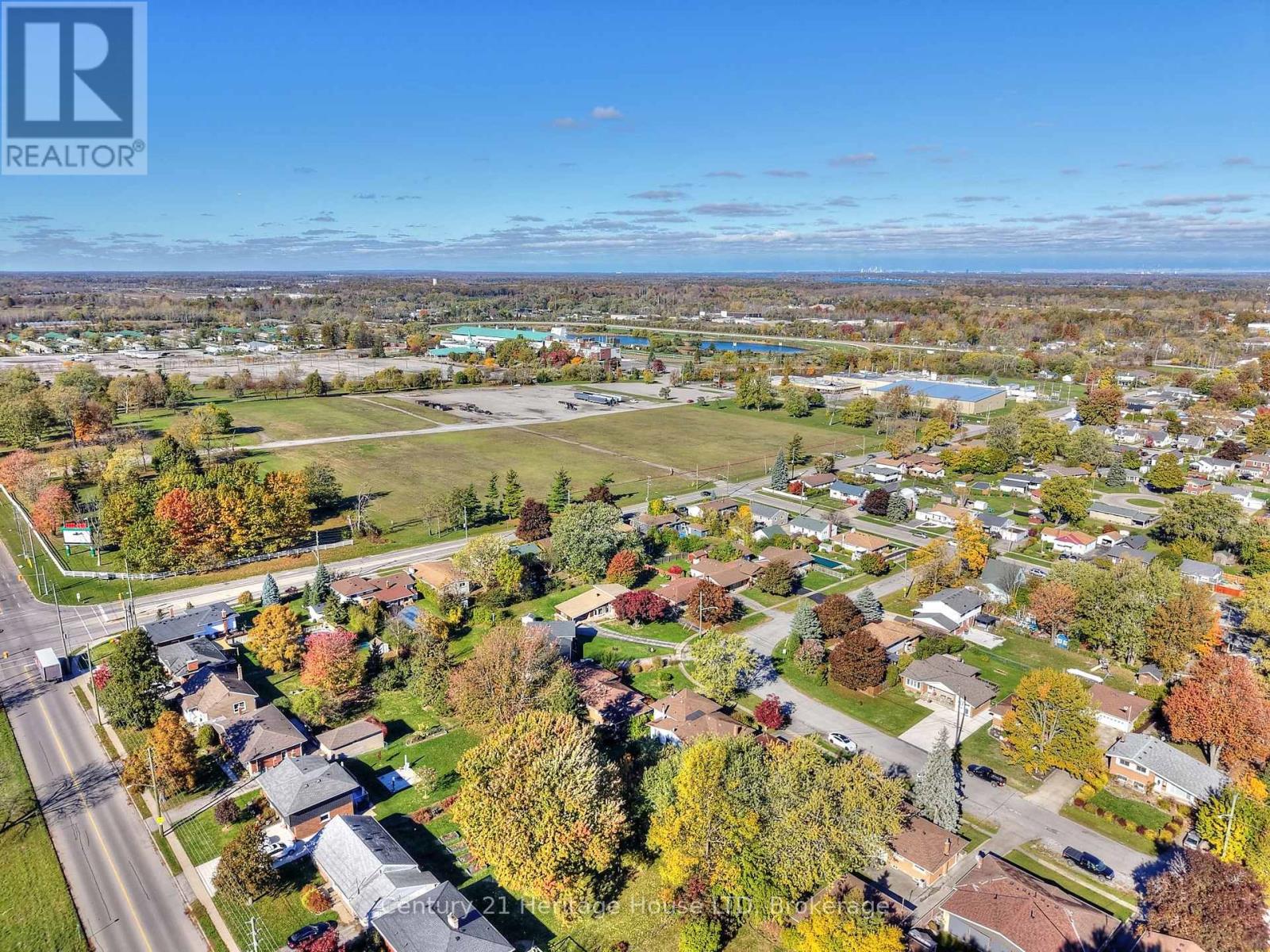 148 Champlain Drive, Fort Erie, Ontario  L2A 1Z8 - Photo 44 - X12513452