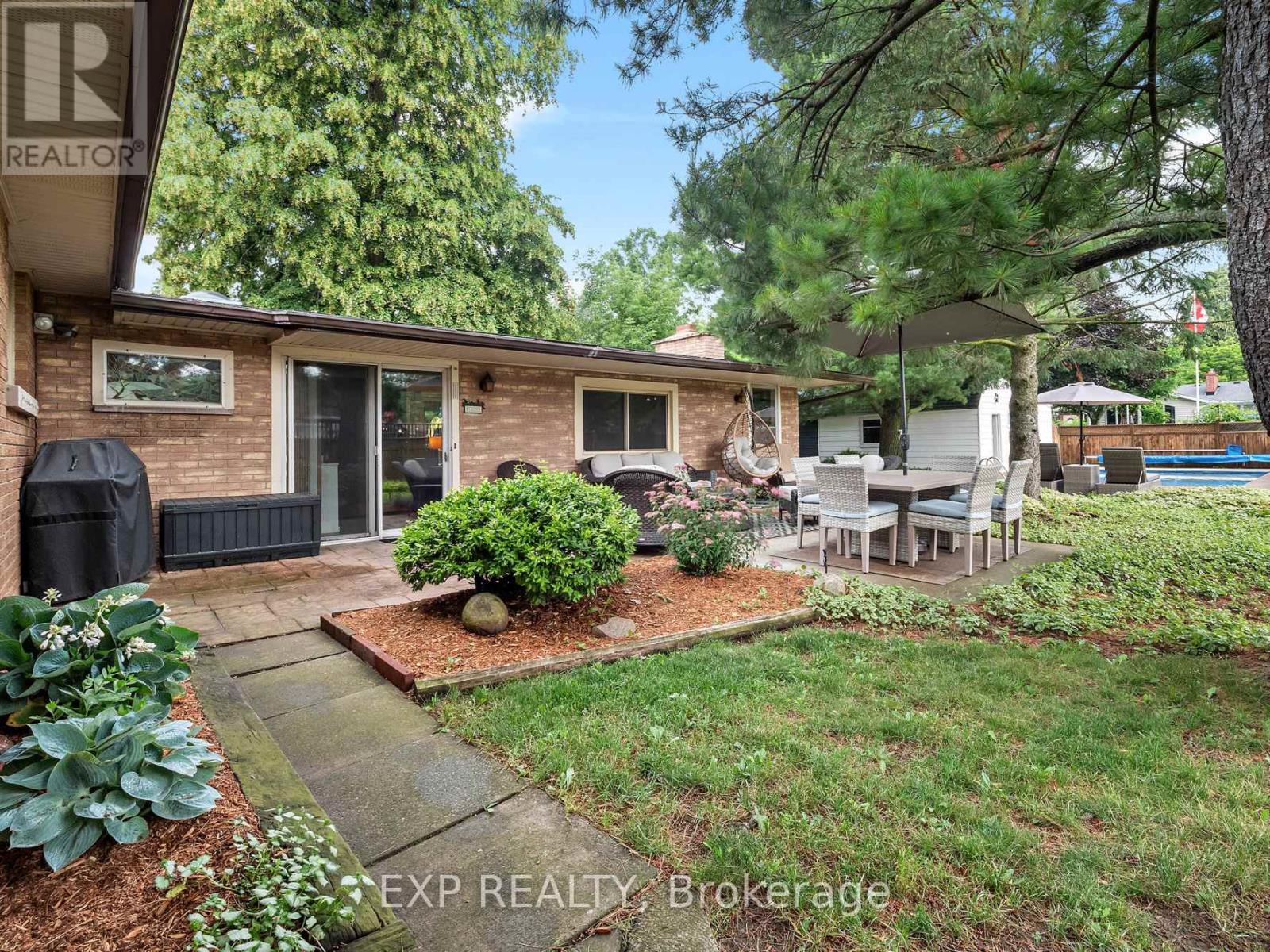 6711 Mcmicking Street, Niagara Falls, Ontario  L2J 1X5 - Photo 3 - X12513518