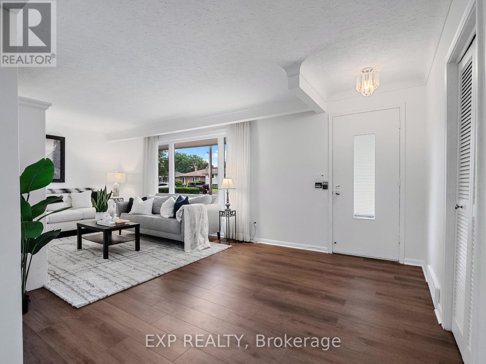 6711 Mcmicking Street, Niagara Falls, Ontario  L2J 1X5 - Photo 8 - X12513518