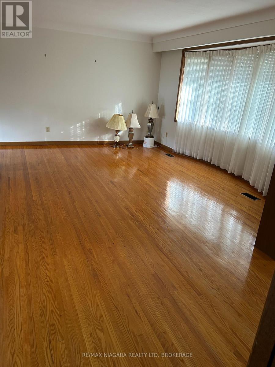 4367 Maplewood Avenue W, Niagara Falls, Ontario  L2E 5T6 - Photo 4 - X12515792