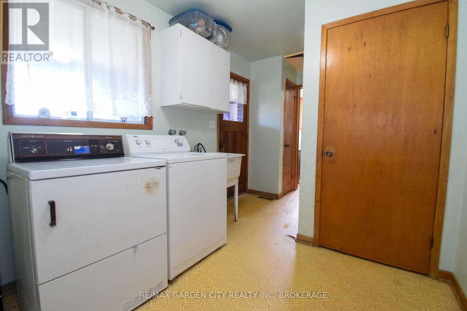 9735 Carl Road, Niagara Falls, Ontario  L0S 1K0 - Photo 29 - X12516390