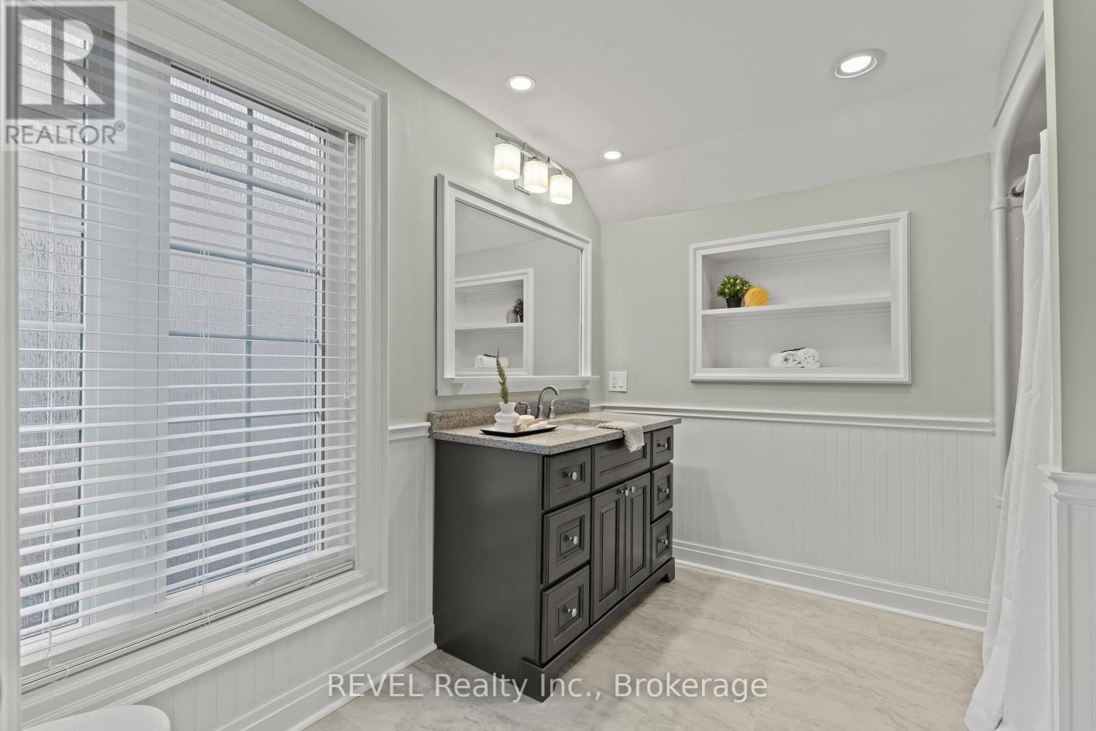 36 Confederation Drive, Niagara-On-The-Lake, Ontario  L0S 1J0 - Photo 26 - X12516942