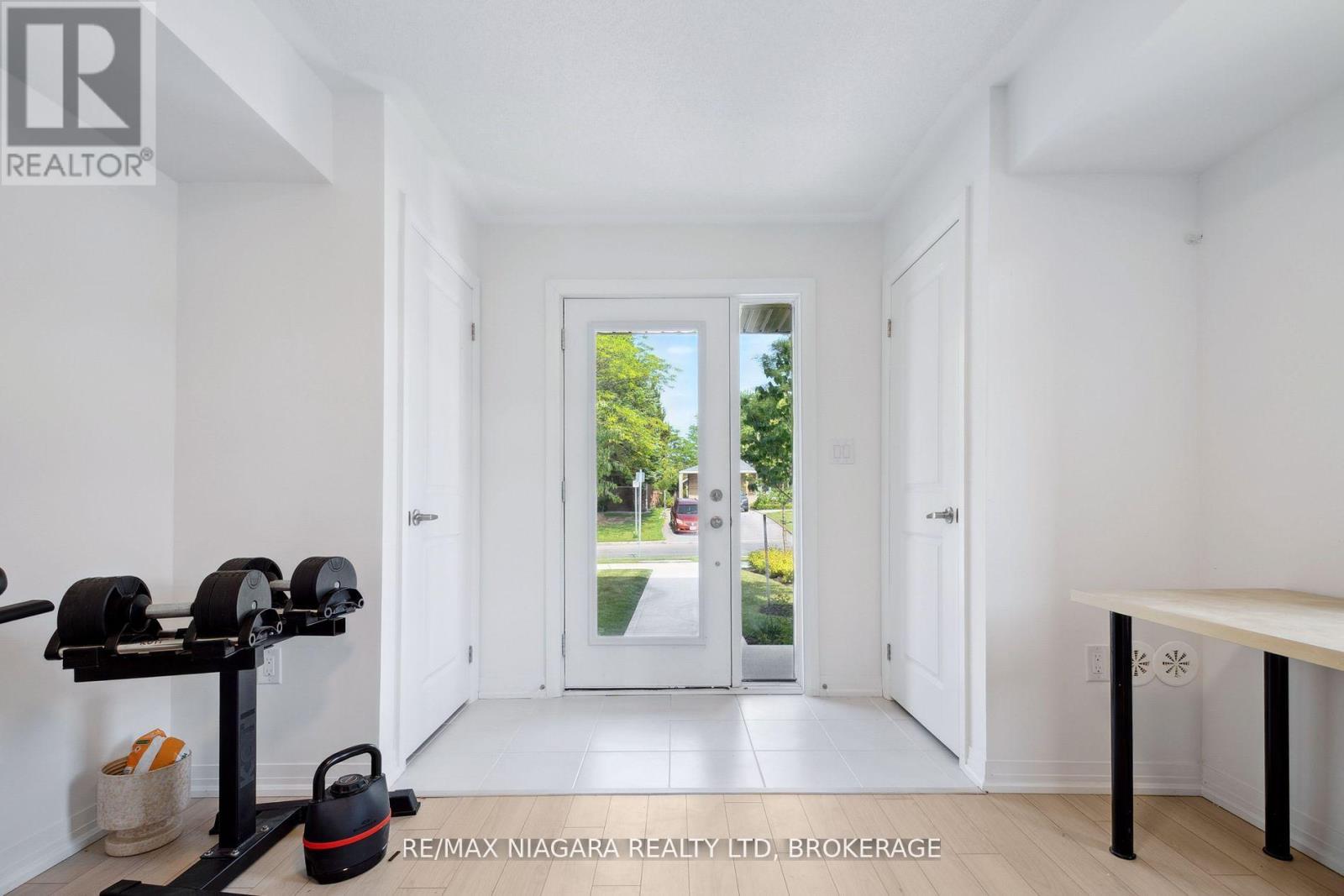 2 Sidney Rose Common N, St. Catharines, Ontario  L2T 0B3 - Photo 3 - X12517380