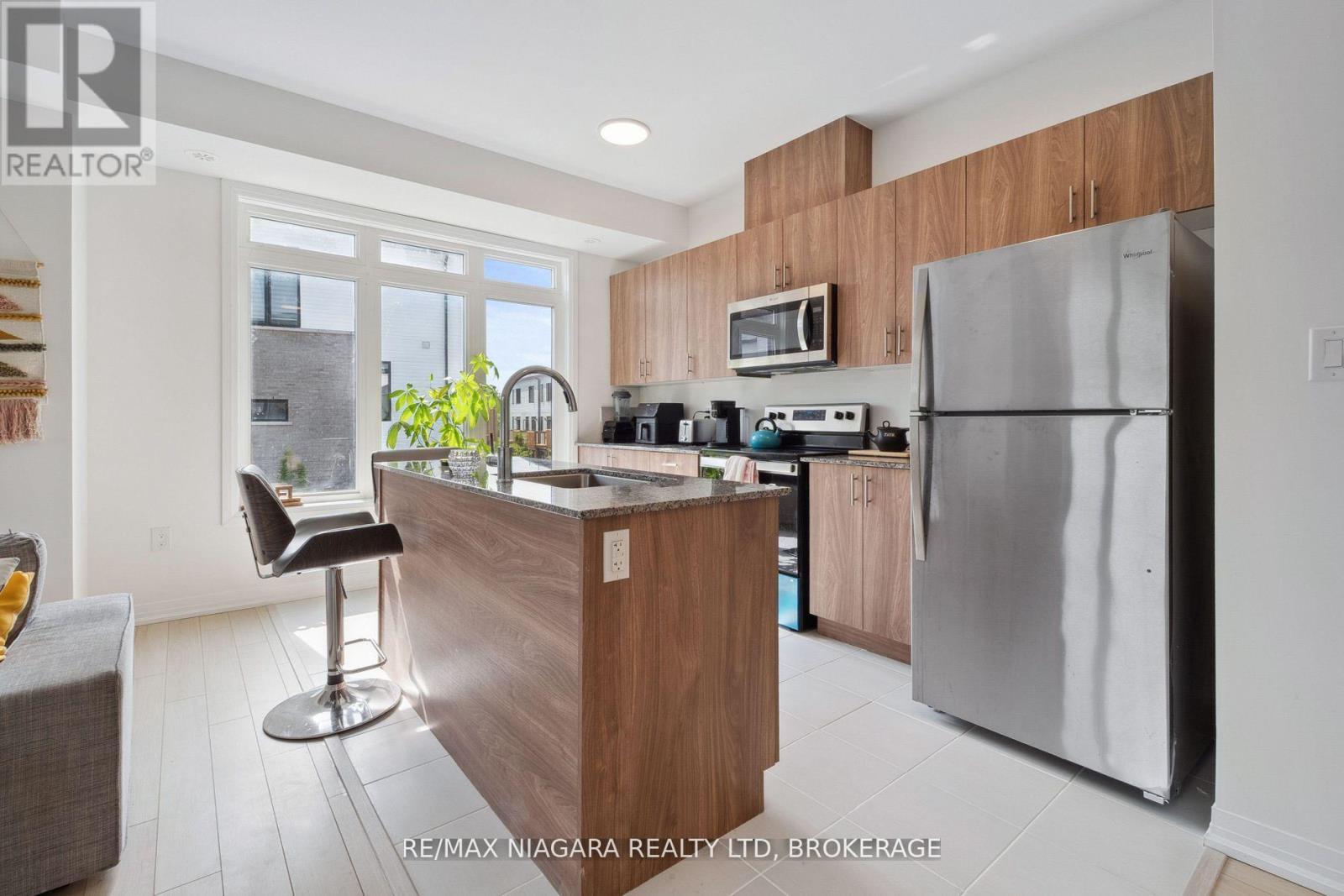 2 Sidney Rose Common N, St. Catharines, Ontario  L2T 0B3 - Photo 6 - X12517380