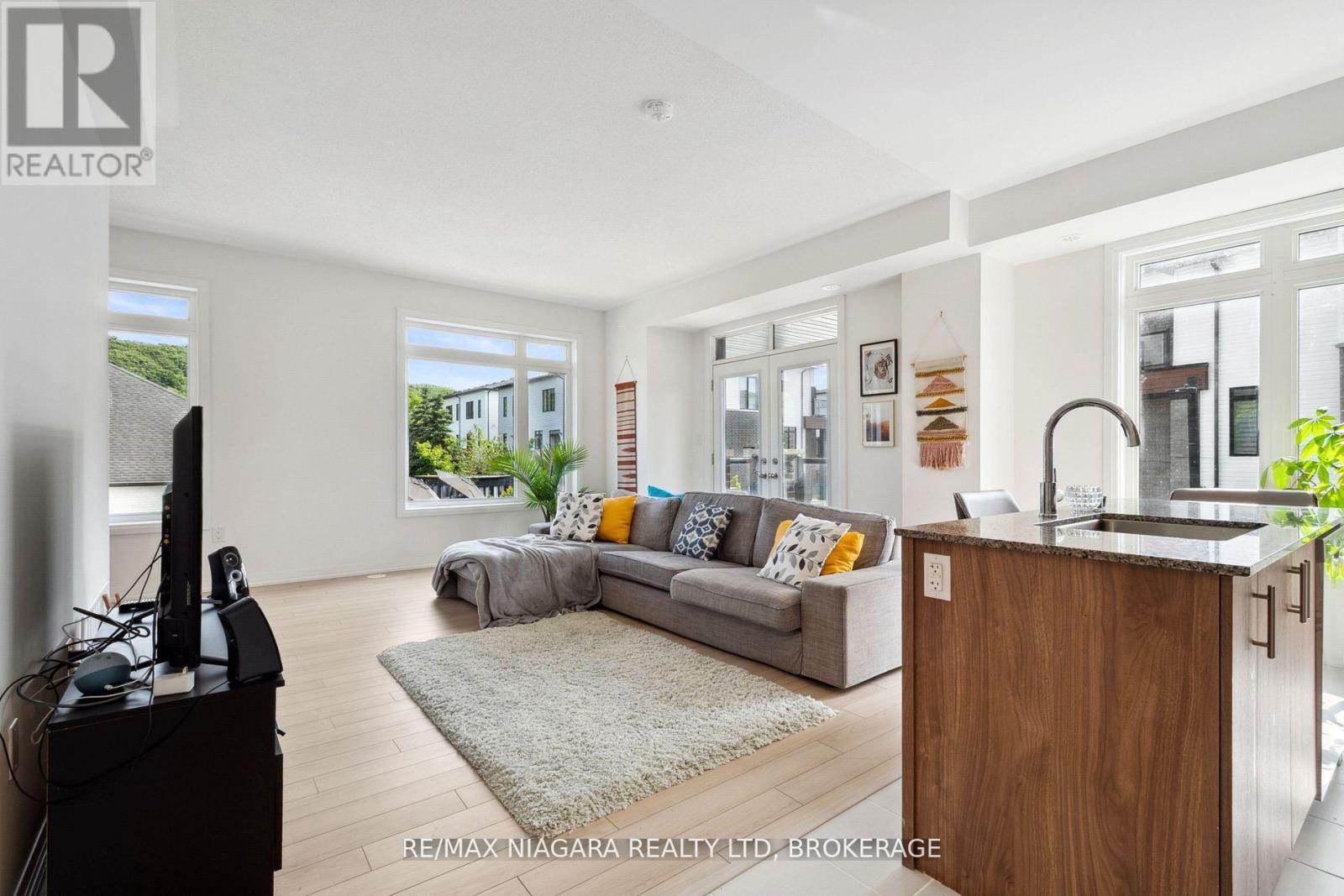 2 Sidney Rose Common N, St. Catharines, Ontario  L2T 0B3 - Photo 8 - X12517380