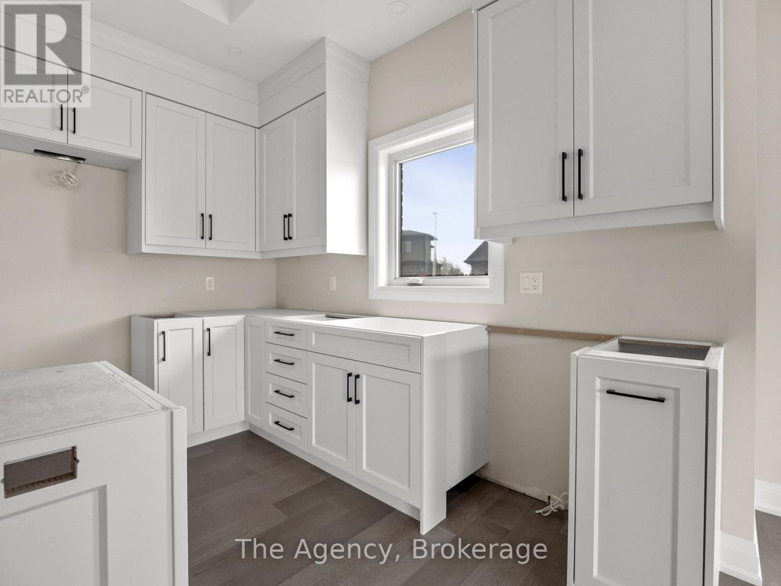 118 Willowbrook Drive, Welland, Ontario  L3C 0G2 - Photo 13 - X12518086