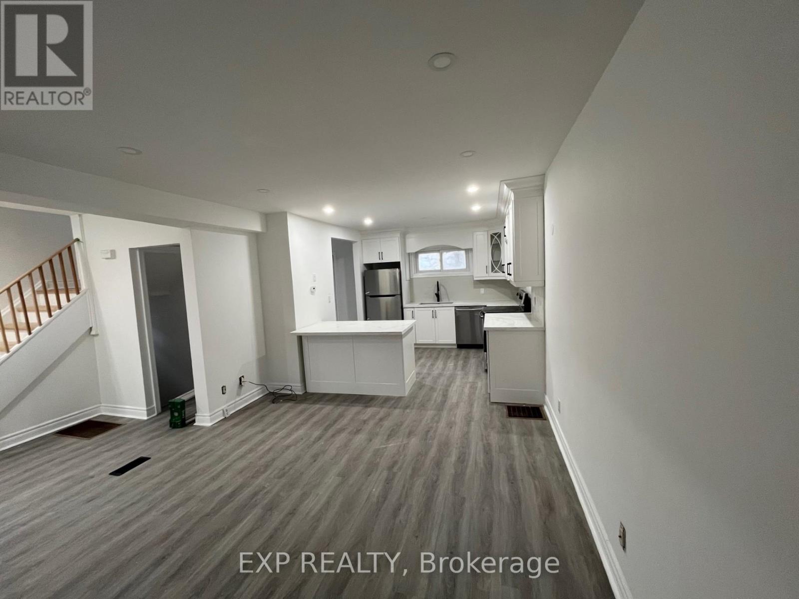 5051 Huron Street, Niagara Falls, Ontario  L2E 2J8 - Photo 2 - X12518114