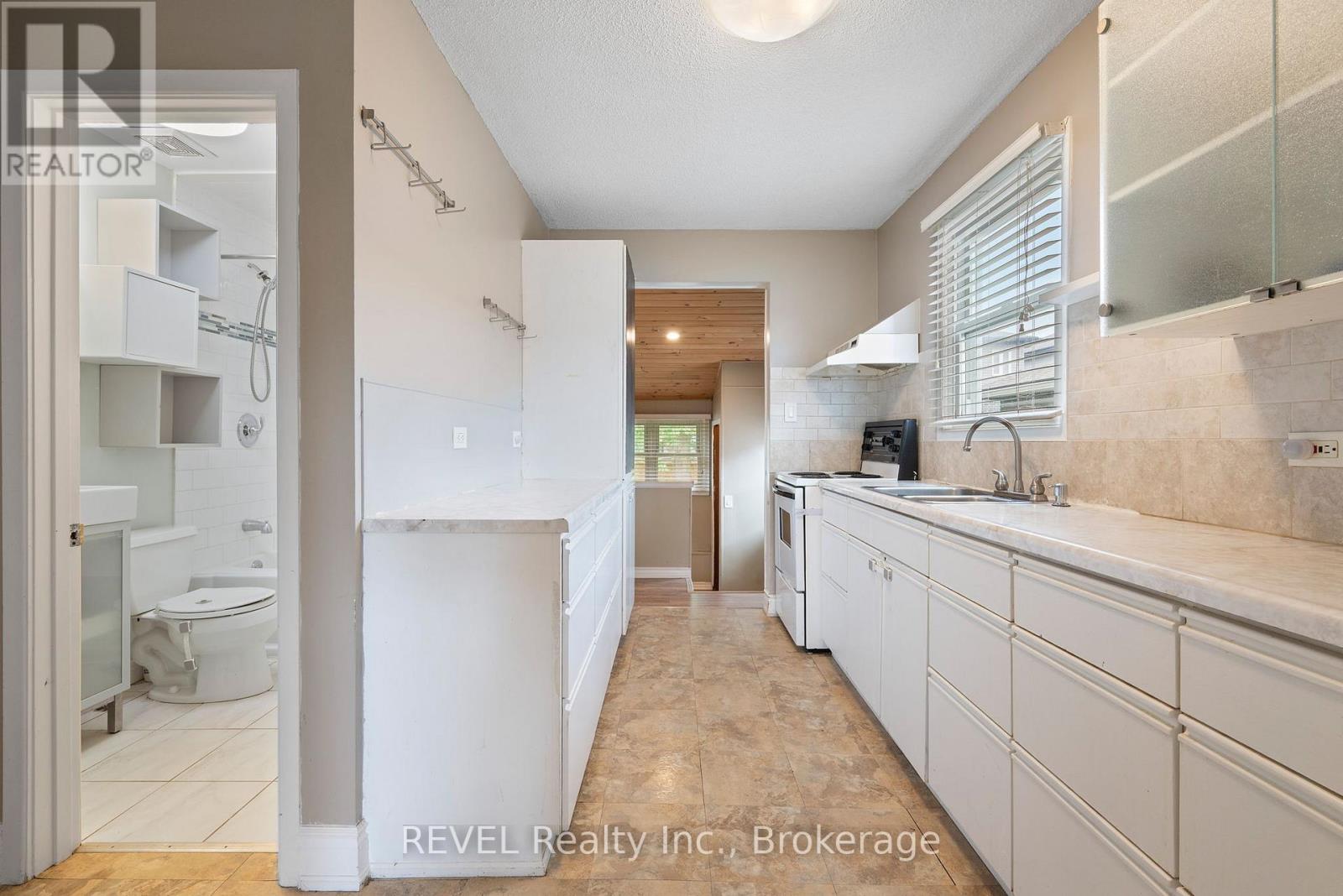 229 Morton Street, Thorold, Ontario  L2V 1C8 - Photo 15 - X12518316