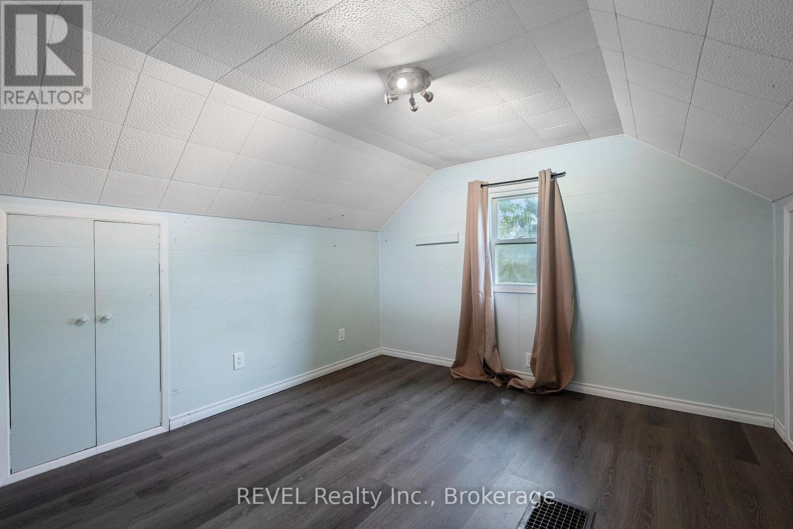 229 Morton Street, Thorold, Ontario  L2V 1C8 - Photo 37 - X12518316