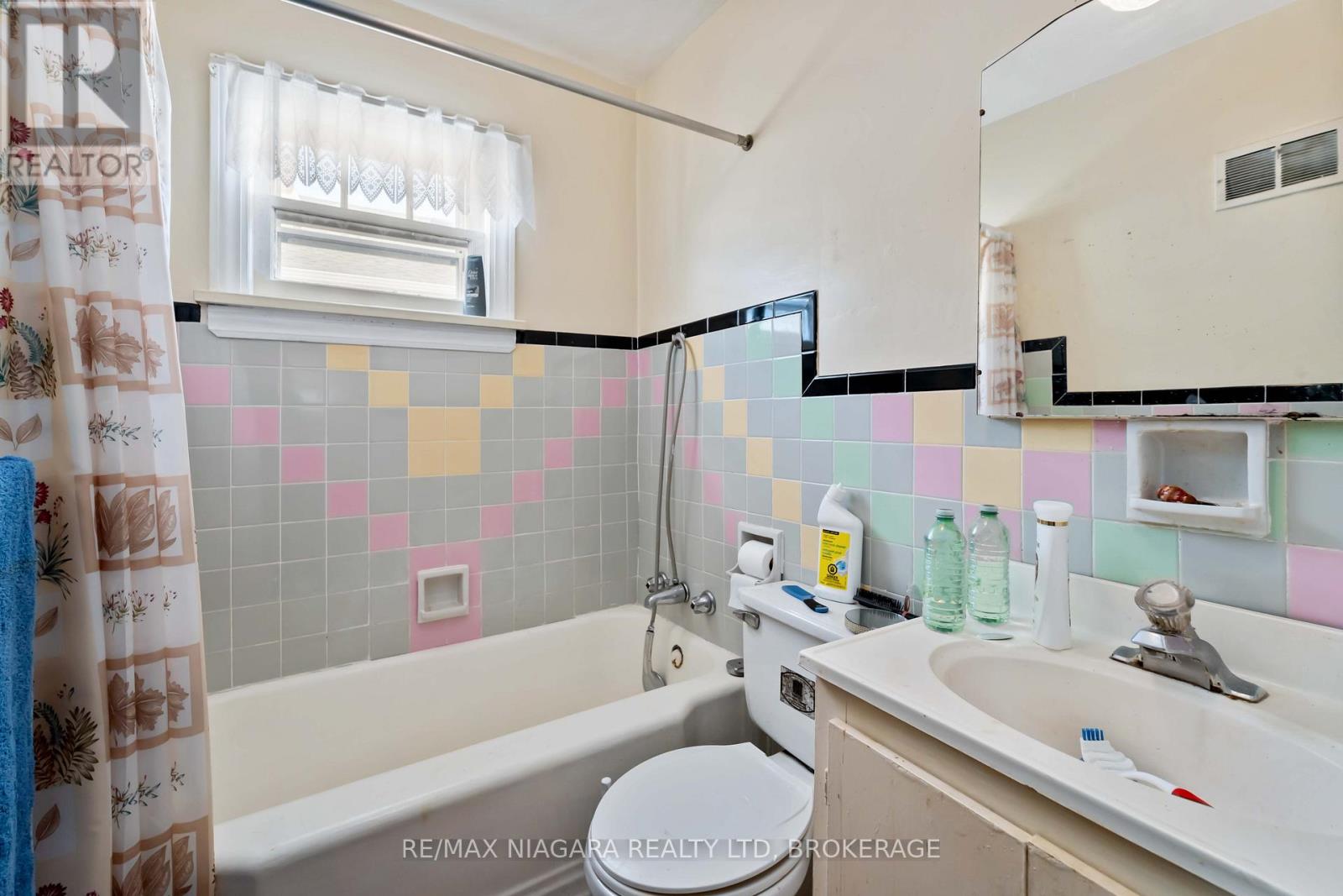 506 Harriet Street, Welland, Ontario  L3B 2J1 - Photo 12 - X12520424