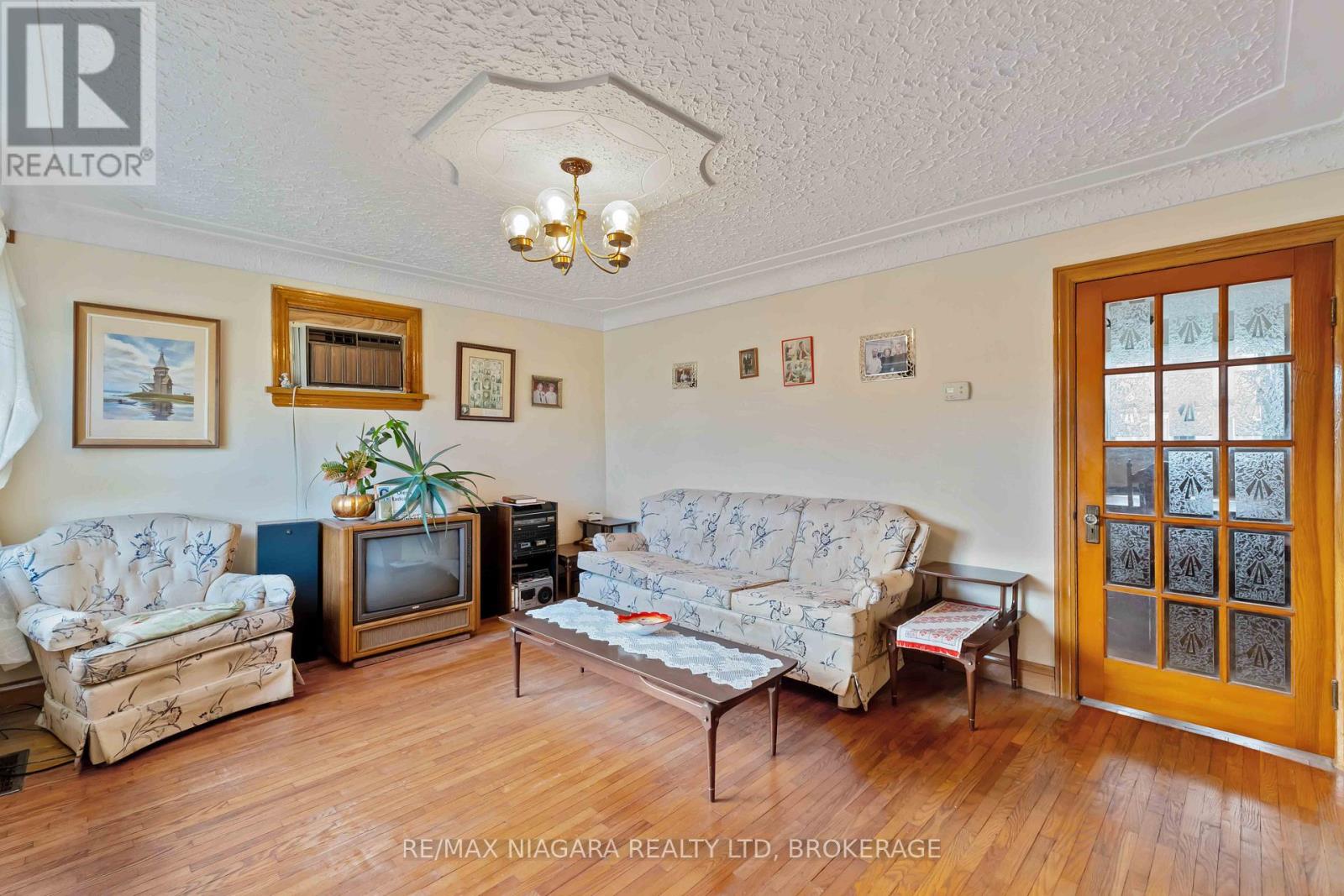 506 Harriet Street, Welland, Ontario  L3B 2J1 - Photo 8 - X12520424