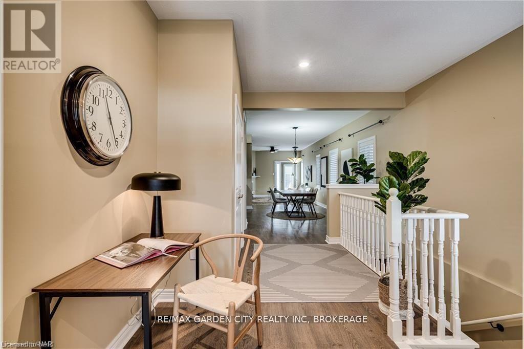 221 Shoreview Drive, Welland, Ontario  L3B 0H3 - Photo 2 - X12520808