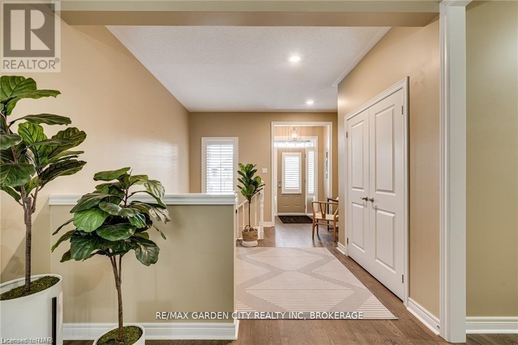 221 Shoreview Drive, Welland, Ontario  L3B 0H3 - Photo 4 - X12520808