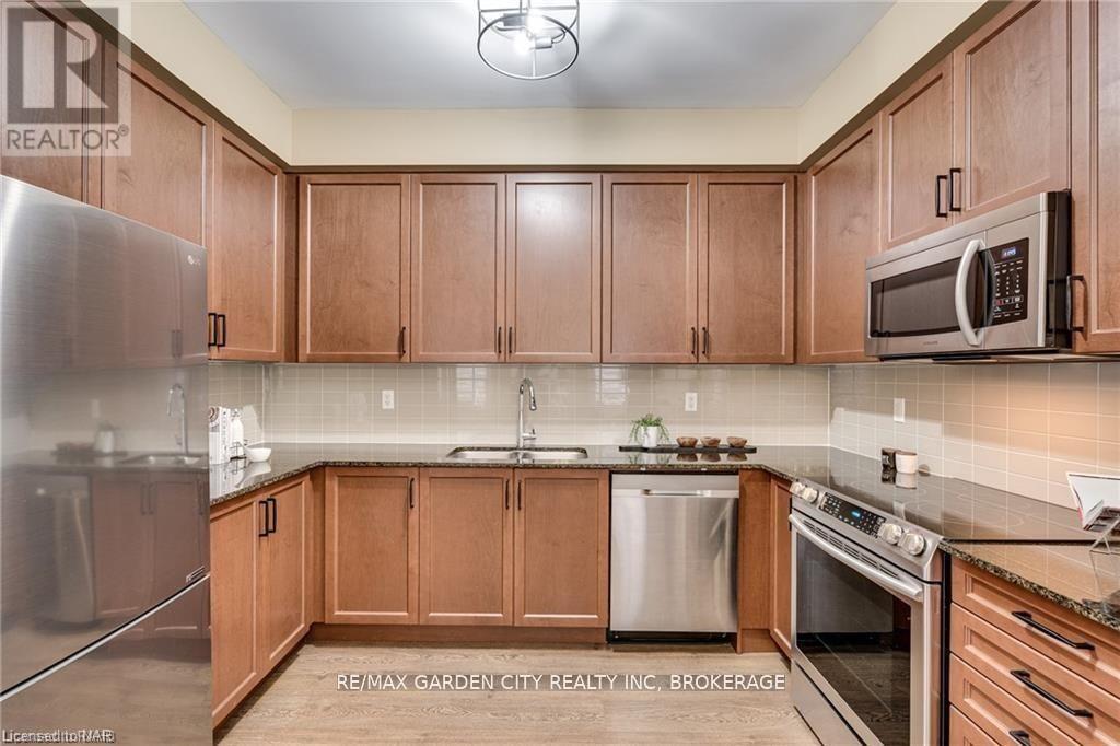 221 Shoreview Drive, Welland, Ontario  L3B 0H3 - Photo 6 - X12520808