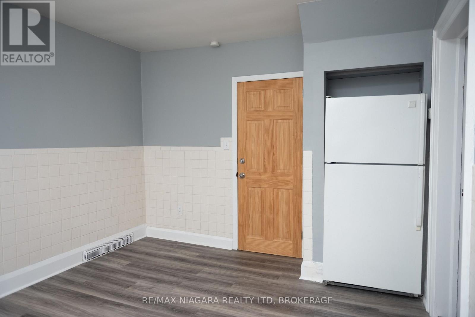 39 Carleton Street N, Thorold, Ontario  L2V 2A6 - Photo 11 - X12521316