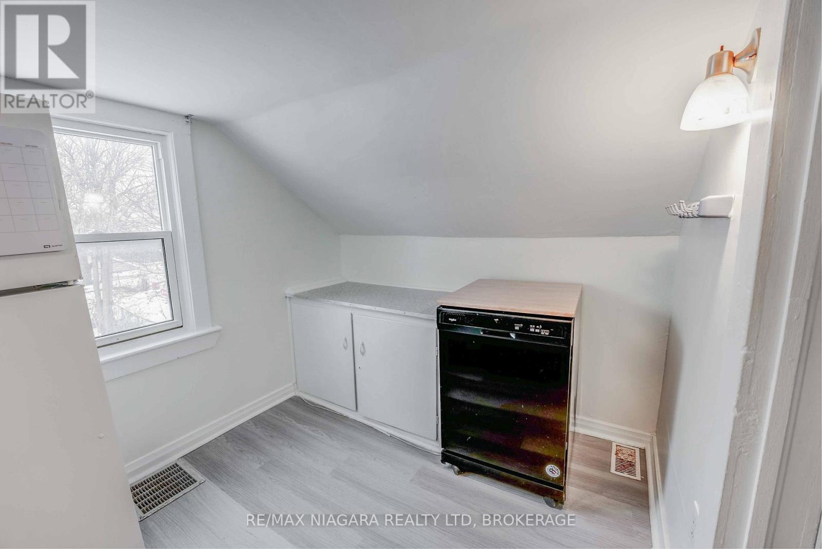 39 Carleton Street N, Thorold, Ontario  L2V 2A6 - Photo 27 - X12521316