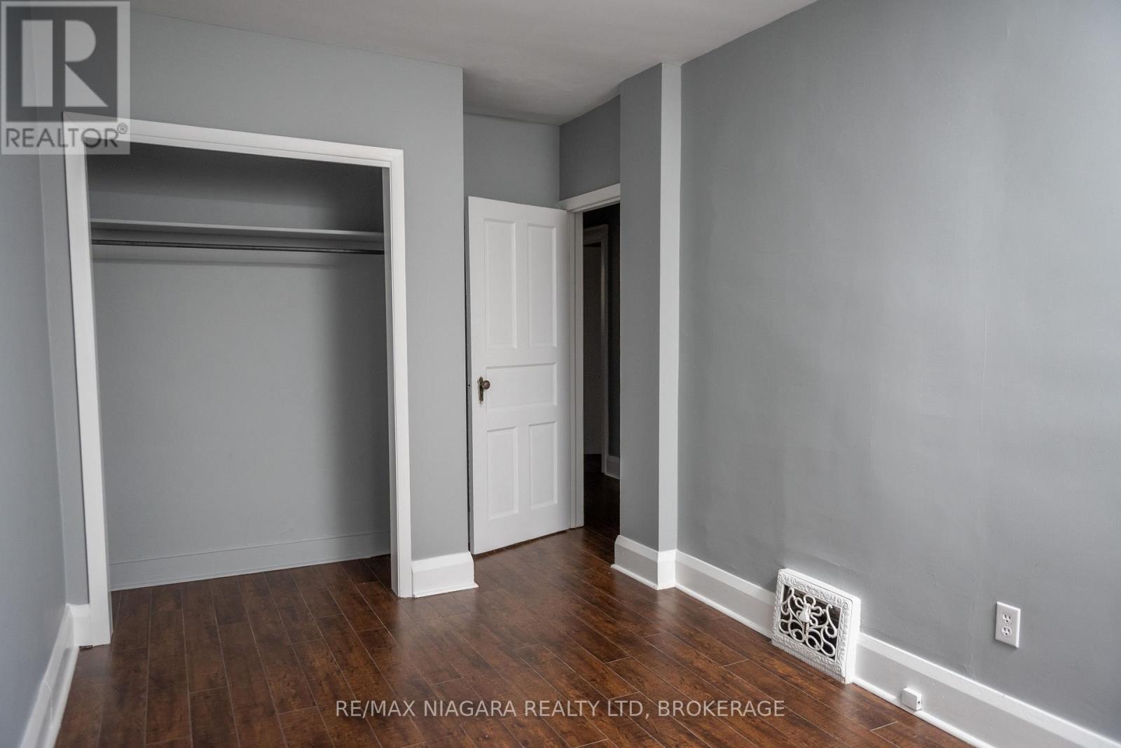 39 Carleton Street N, Thorold, Ontario  L2V 2A6 - Photo 7 - X12521316