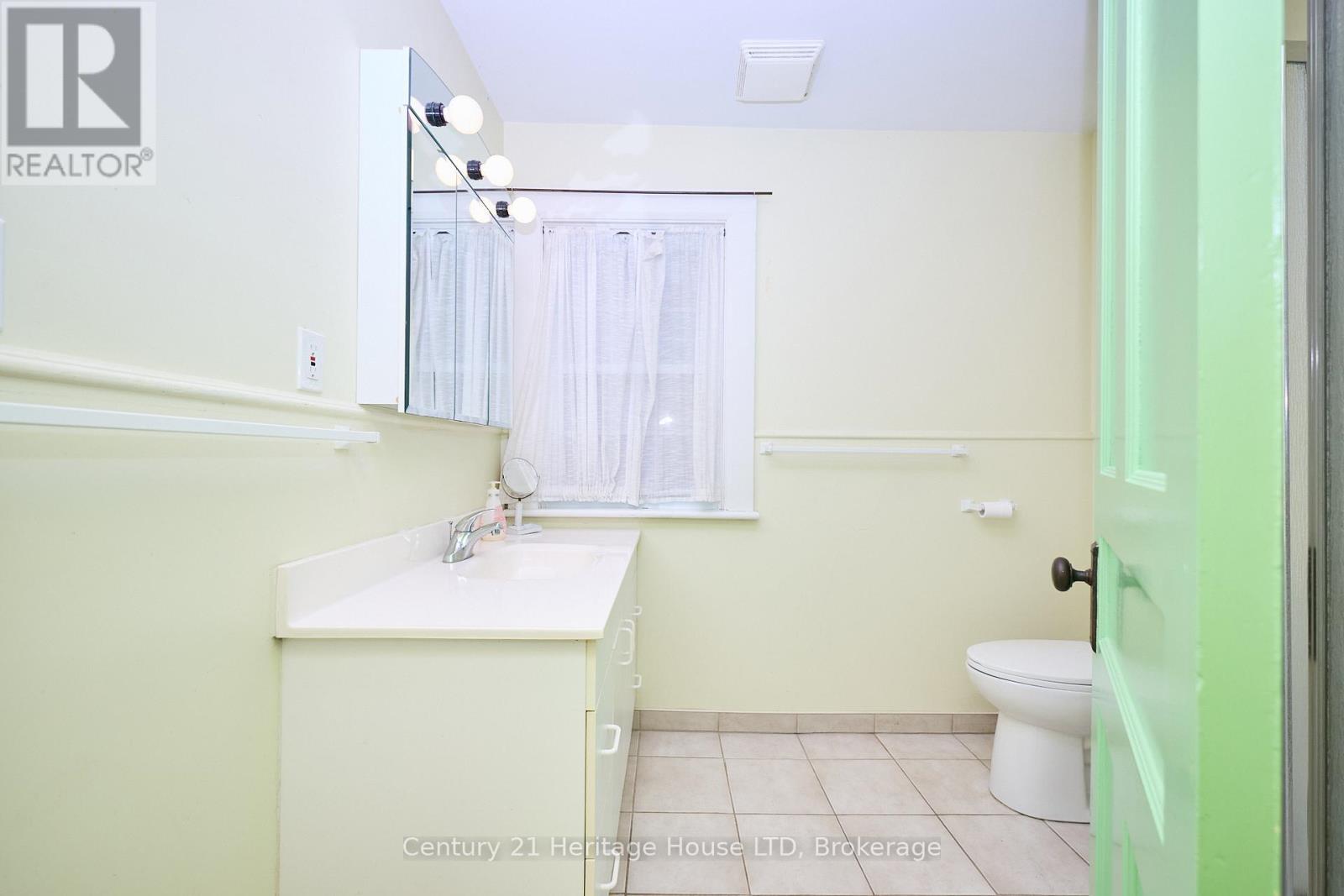 1033 Firelane 1 Road, Port Colborne, Ontario  L3K 5V3 - Photo 25 - X12523836