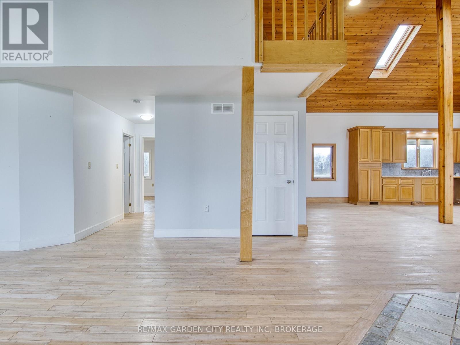 33260 Pettit Road, Wainfleet, Ontario  L0S 1V0 - Photo 12 - X12524788