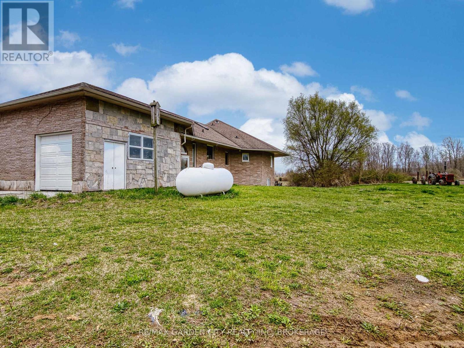 33260 Pettit Road, Wainfleet, Ontario  L0S 1V0 - Photo 6 - X12524788