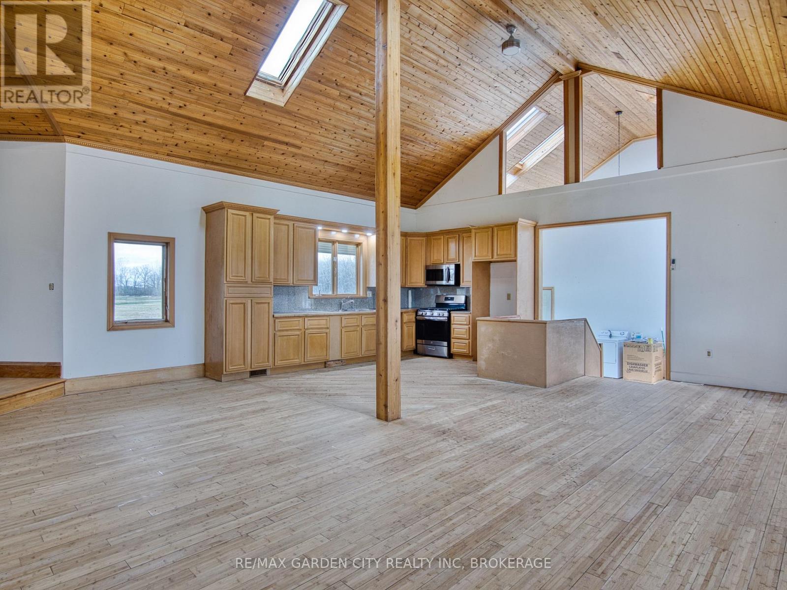 33260 Pettit Road, Wainfleet, Ontario  L0S 1V0 - Photo 9 - X12524788