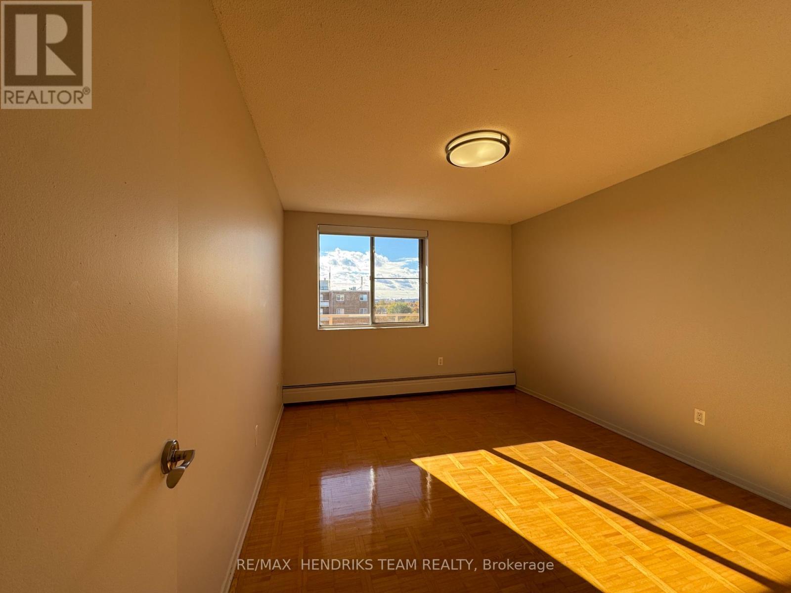 802 - 64 Windward Street, St. Catharines, Ontario  L2M 4H3 - Photo 11 - X12525576