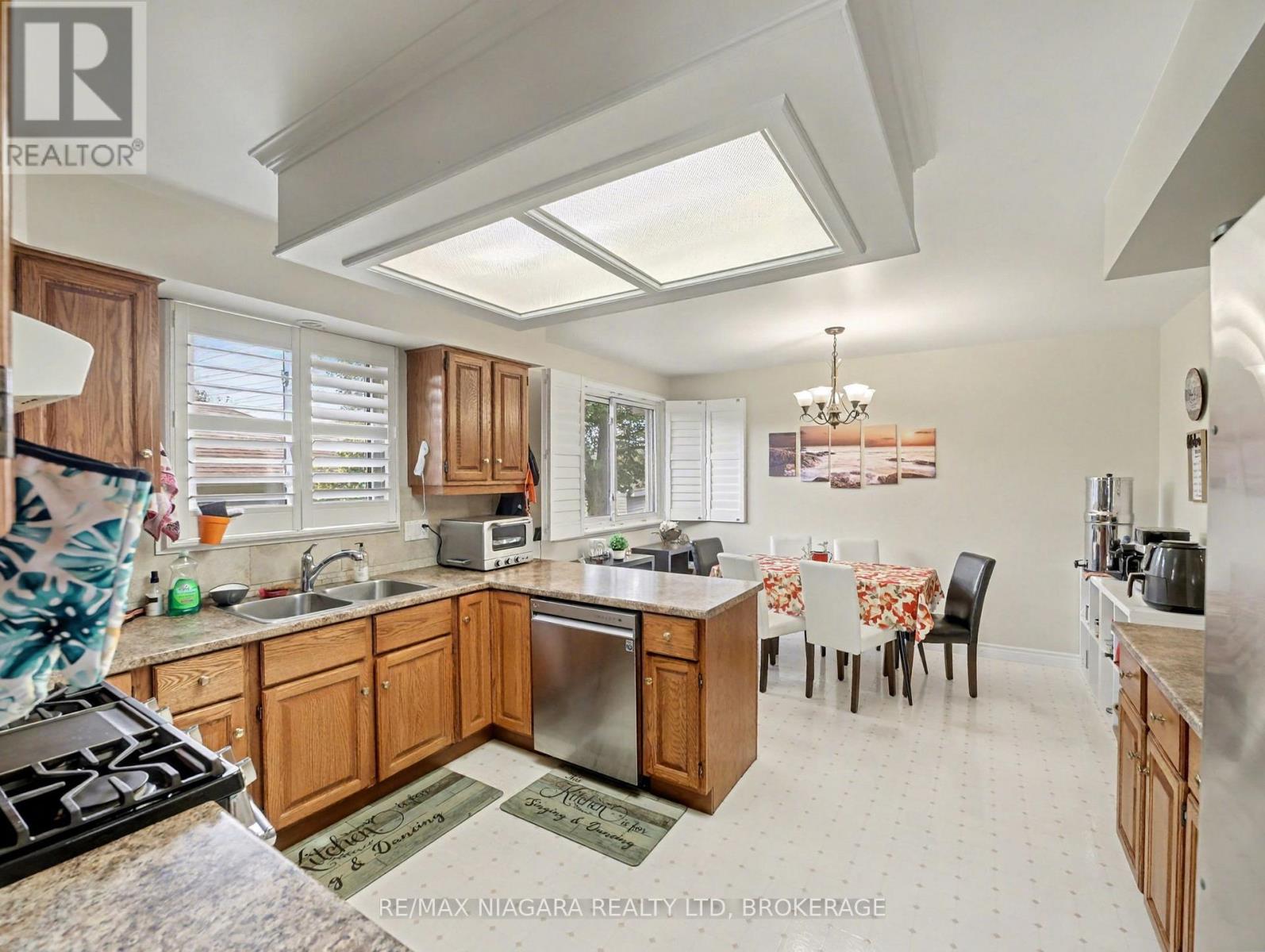 6753 Buckingham Drive, Niagara Falls, Ontario  L2H 2S2 - Photo 14 - X12525590