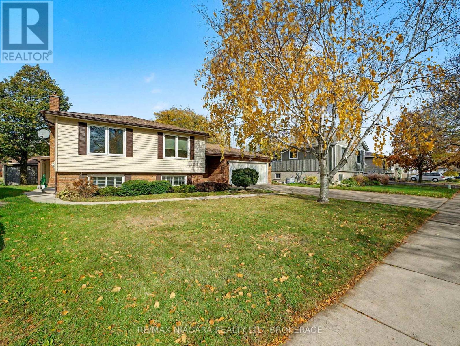 6753 Buckingham Drive, Niagara Falls, Ontario  L2H 2S2 - Photo 2 - X12525590