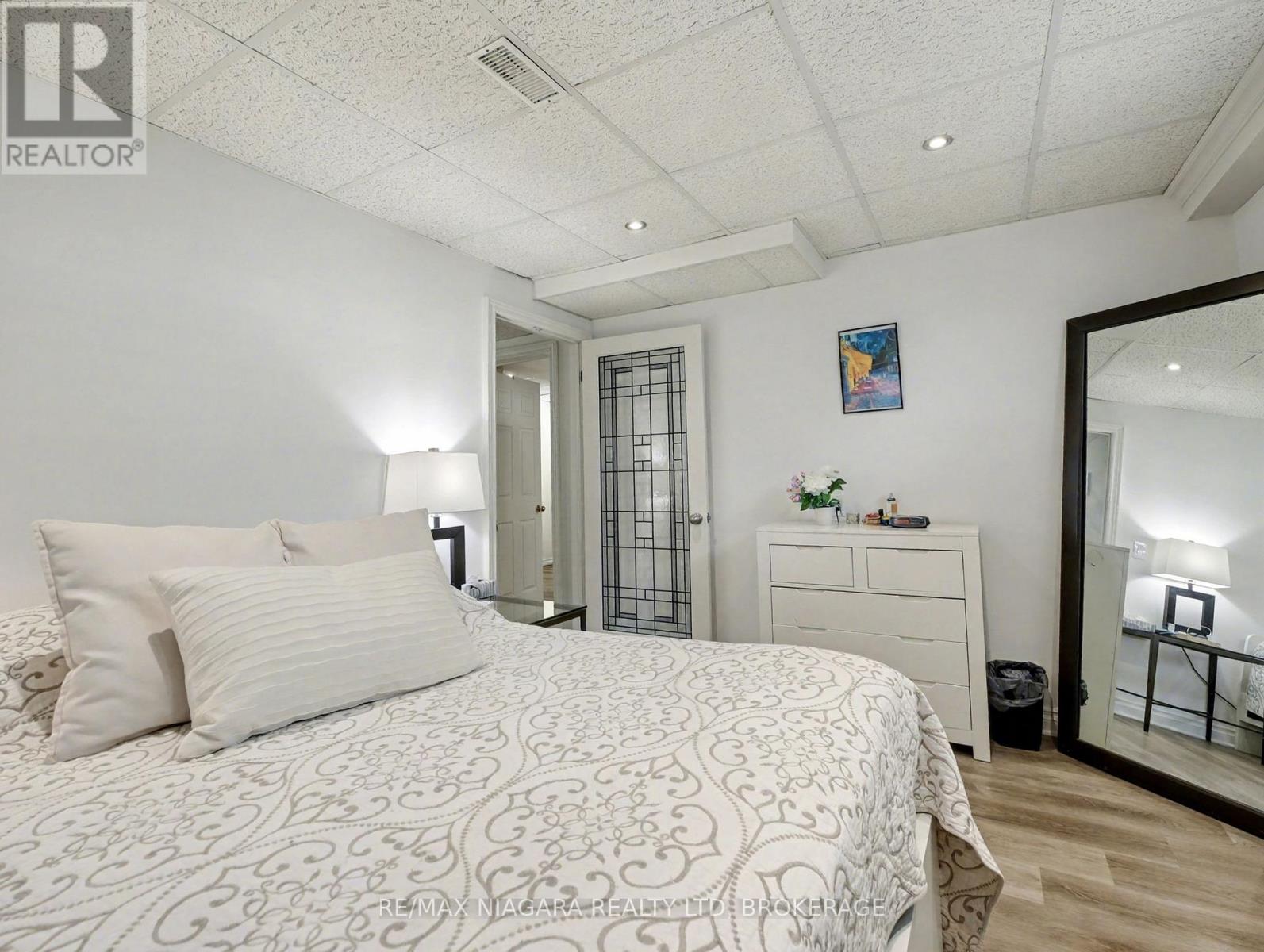 6753 Buckingham Drive, Niagara Falls, Ontario  L2H 2S2 - Photo 32 - X12525590