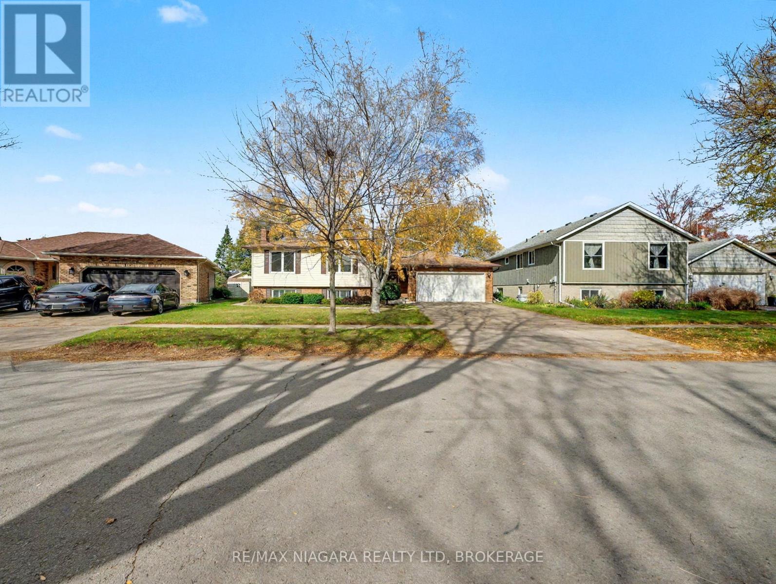 6753 Buckingham Drive, Niagara Falls, Ontario  L2H 2S2 - Photo 4 - X12525590