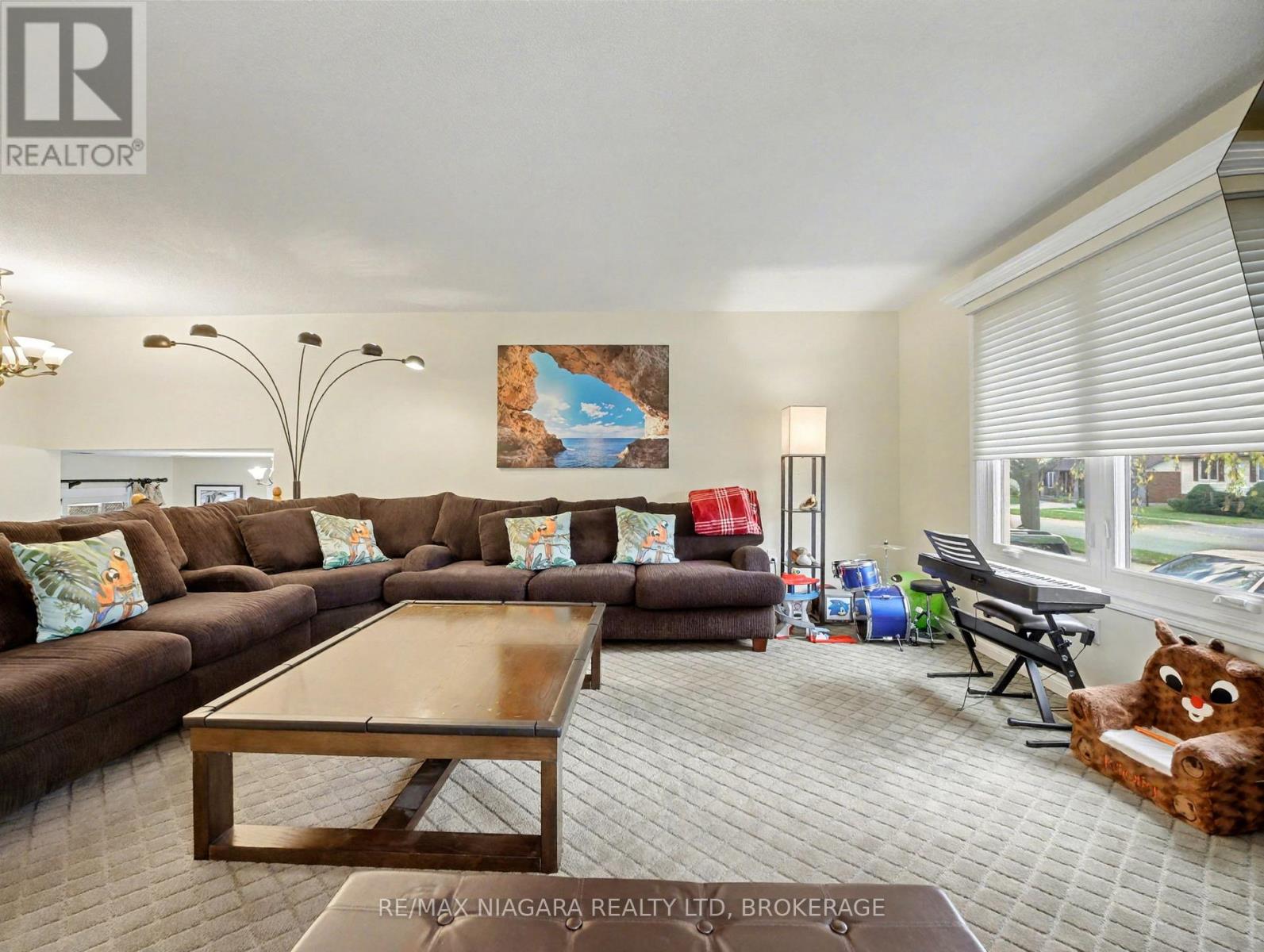 6753 Buckingham Drive, Niagara Falls, Ontario  L2H 2S2 - Photo 7 - X12525590