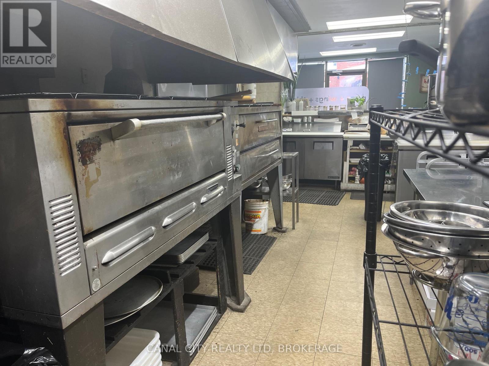 32 Front Street N, Thorold, Ontario  L2V 1X5 - Photo 14 - X12522506