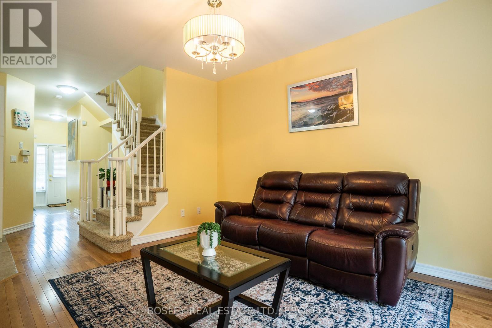 58 Chloe Street, St. Catharines, Ontario  L2P 0A5 - Photo 5 - X12528624