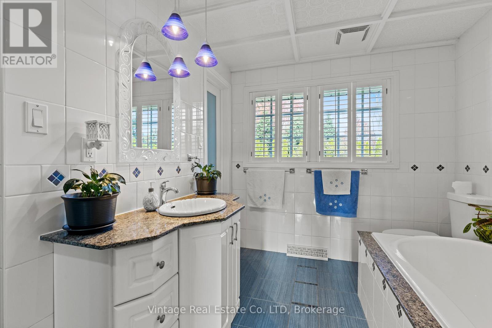 1841 Sunset Lane, St. Catharines, Ontario  L2R 6P9 - Photo 17 - X12529016