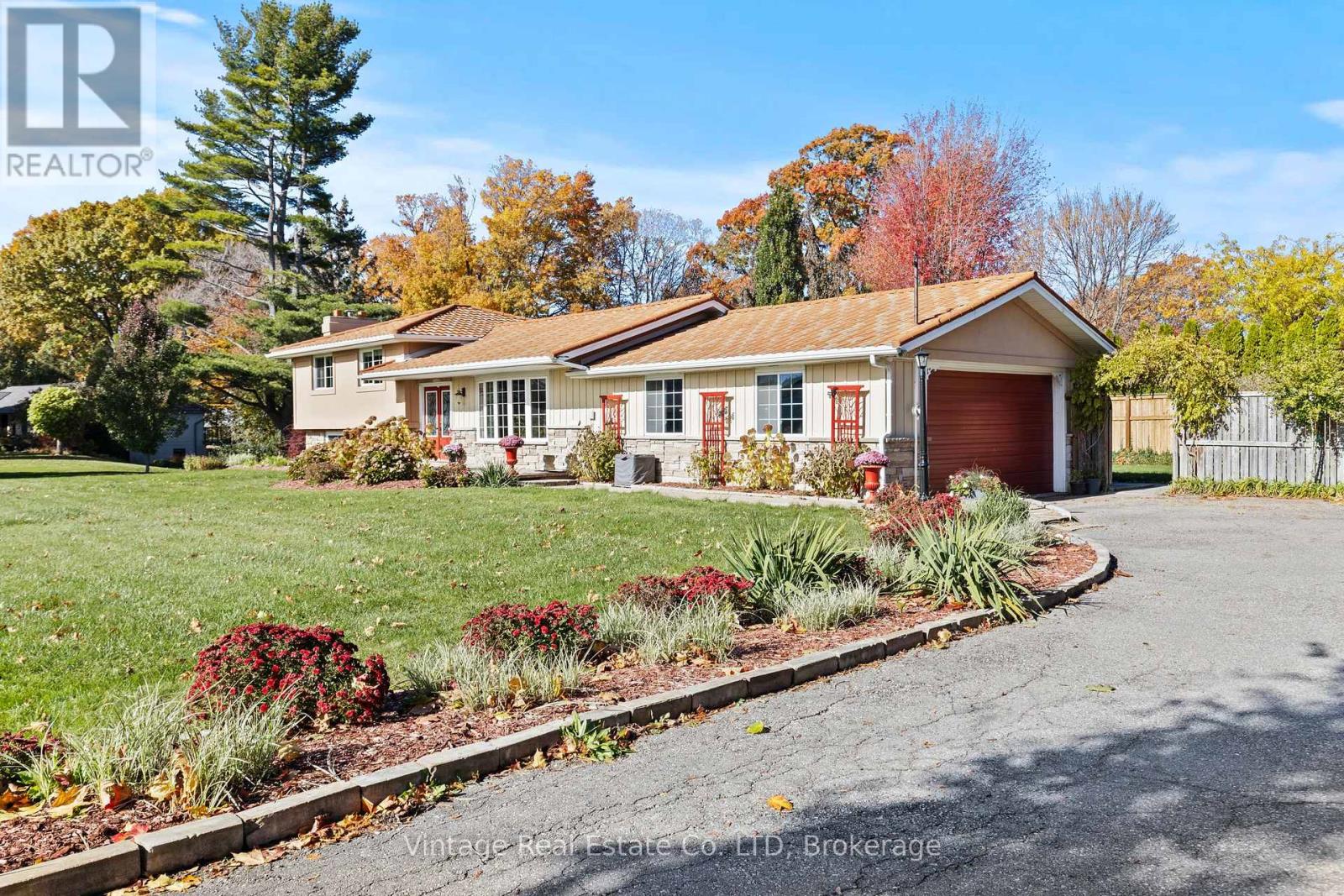 1841 Sunset Lane, St. Catharines, Ontario  L2R 6P9 - Photo 4 - X12529016